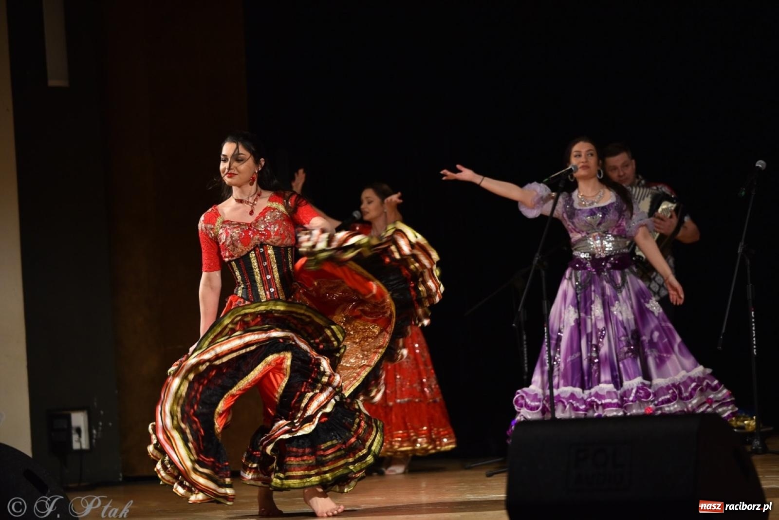 Zdjęcie w galerii na portalu naszraciborz.pl: Od czardasza do przeboju – Don Vasyl zachwycił publiczność wiadomości z regionu