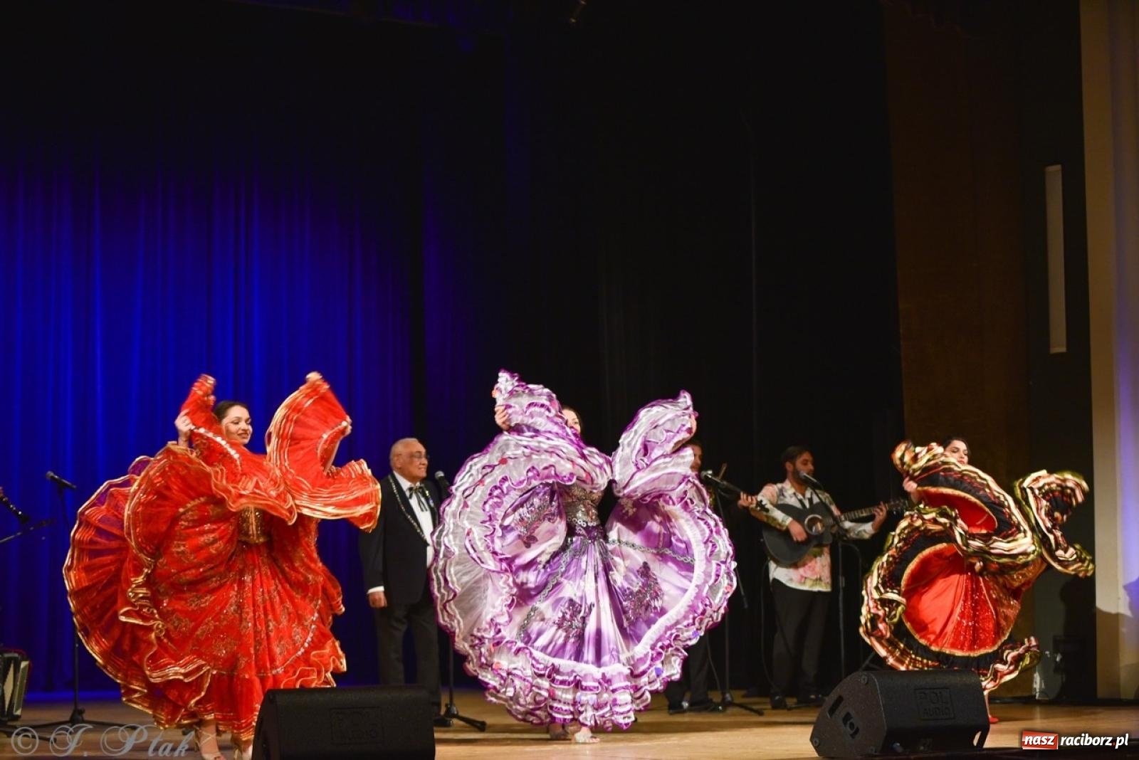 Zdjęcie w galerii na portalu naszraciborz.pl: Od czardasza do przeboju – Don Vasyl zachwycił publiczność wiadomości z regionu