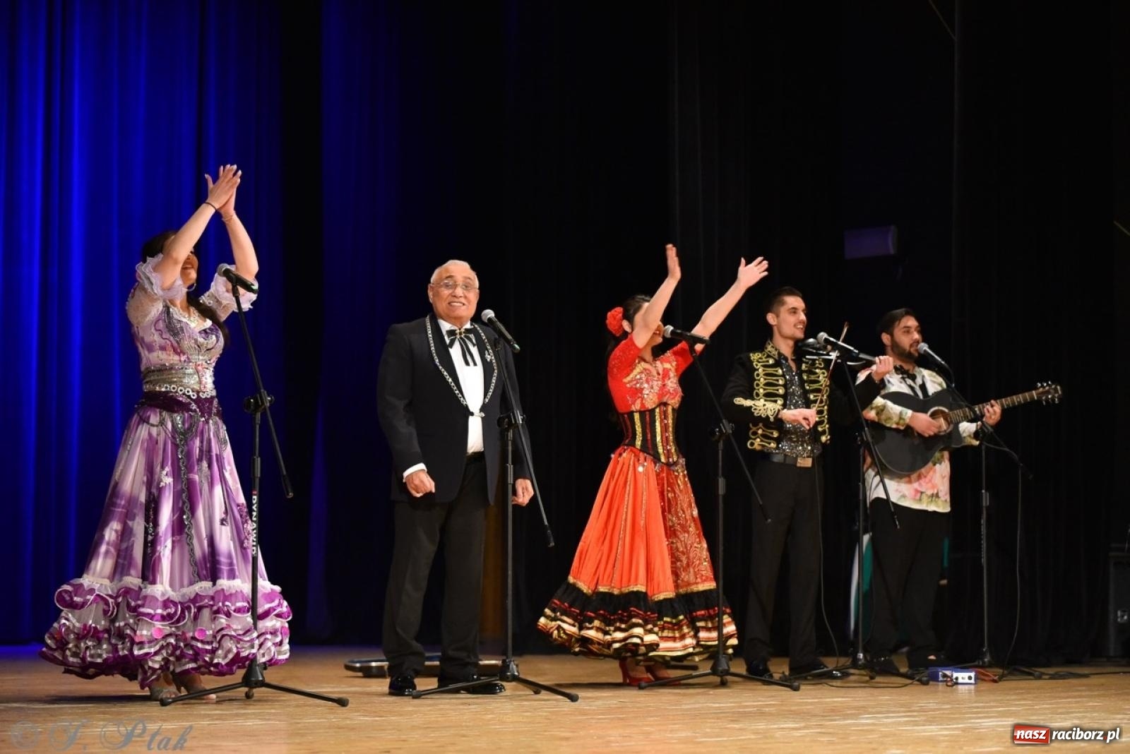 Zdjęcie w galerii na portalu naszraciborz.pl: Od czardasza do przeboju – Don Vasyl zachwycił publiczność wiadomości z regionu