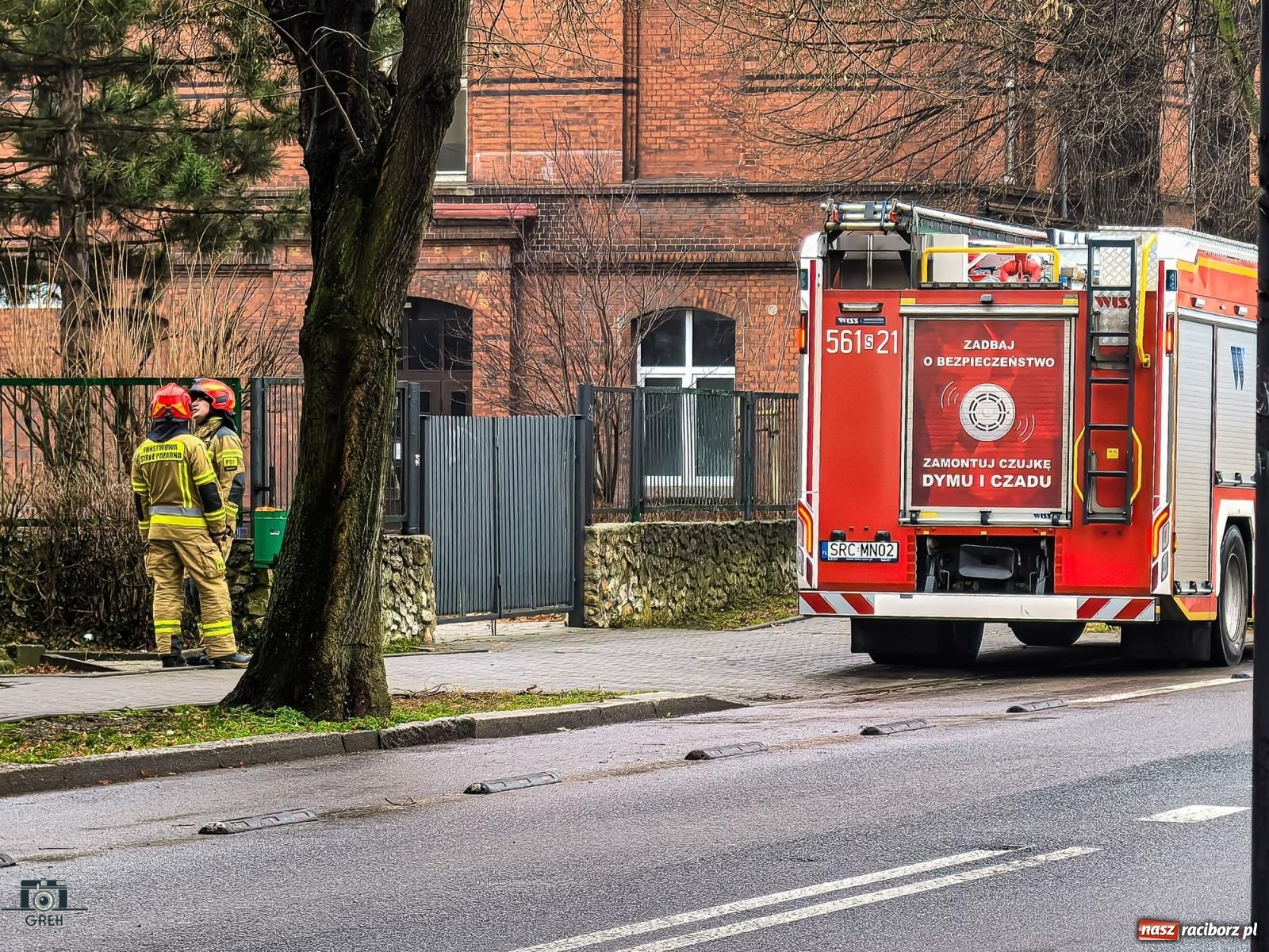 Zdjęcie w galerii na portalu naszraciborz.pl: Alarm bombowy w CKZiU nr 1 w Raciborzu wiadomości z regionu
