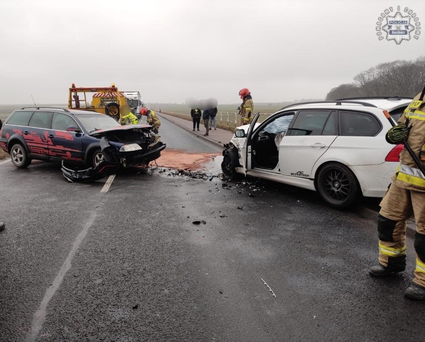 Zdjęcie w galerii na portalu naszraciborz.pl: Zdarzenie drogowe na trasie Racibórz-Pietrowice Wielkie wiadomości z regionu