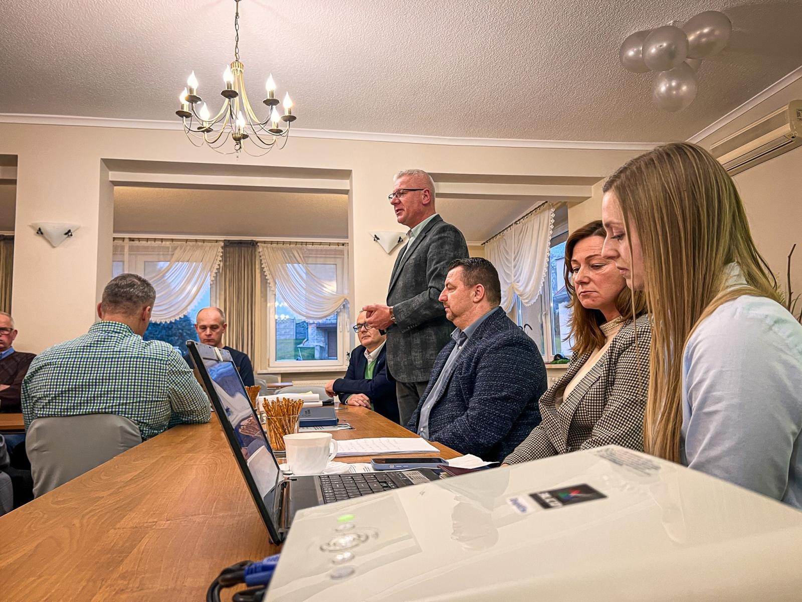 Zdjęcie w galerii na portalu naszraciborz.pl: Kalendarz na 2025 r. zatwierdzony. Hodowcy koni z naszego powiatu na spotkaniu w Ligocie Książęcej wiadomości z regionu