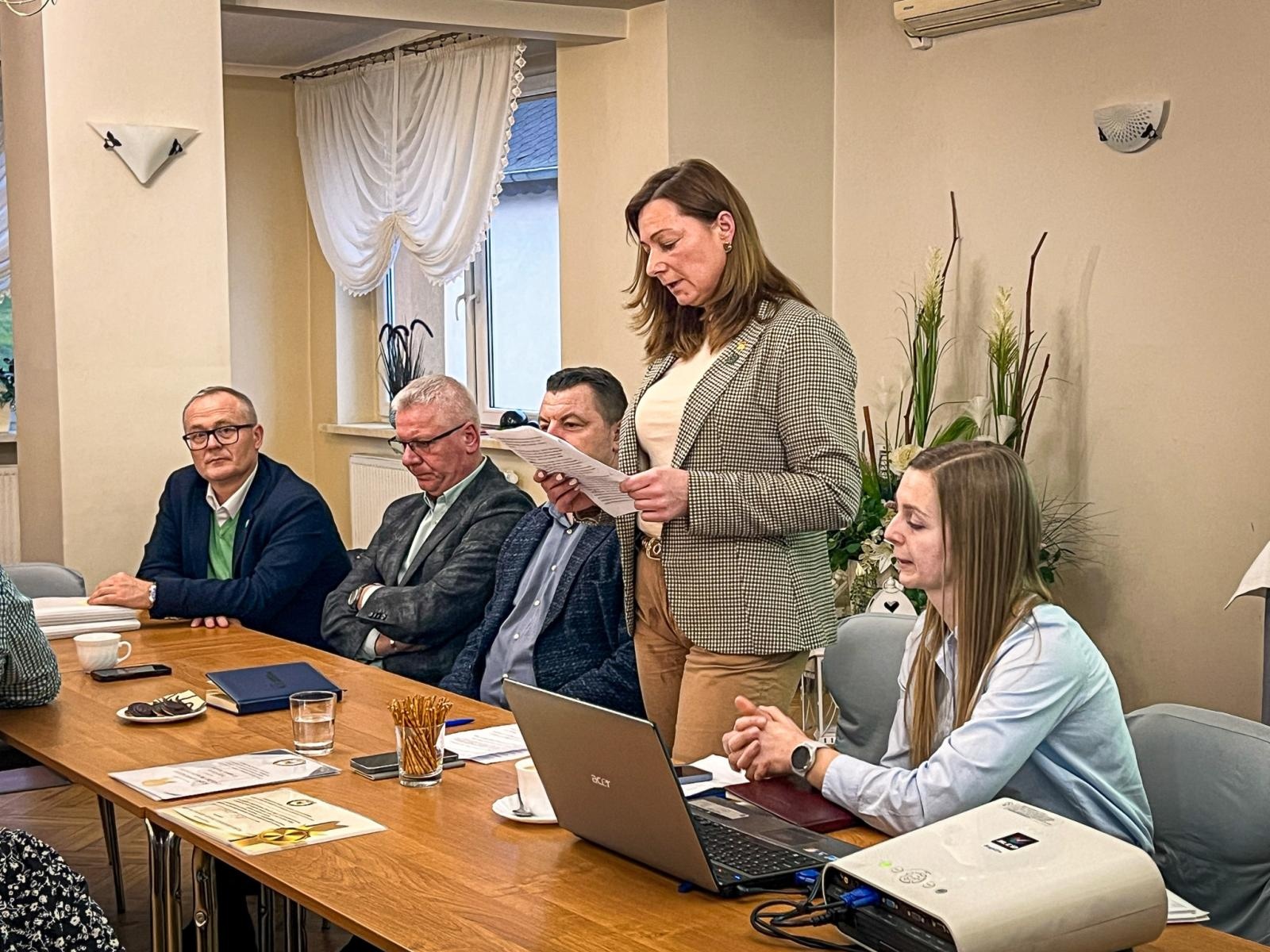 Zdjęcie w galerii na portalu naszraciborz.pl: Kalendarz na 2025 r. zatwierdzony. Hodowcy koni z naszego powiatu na spotkaniu w Ligocie Książęcej wiadomości z regionu