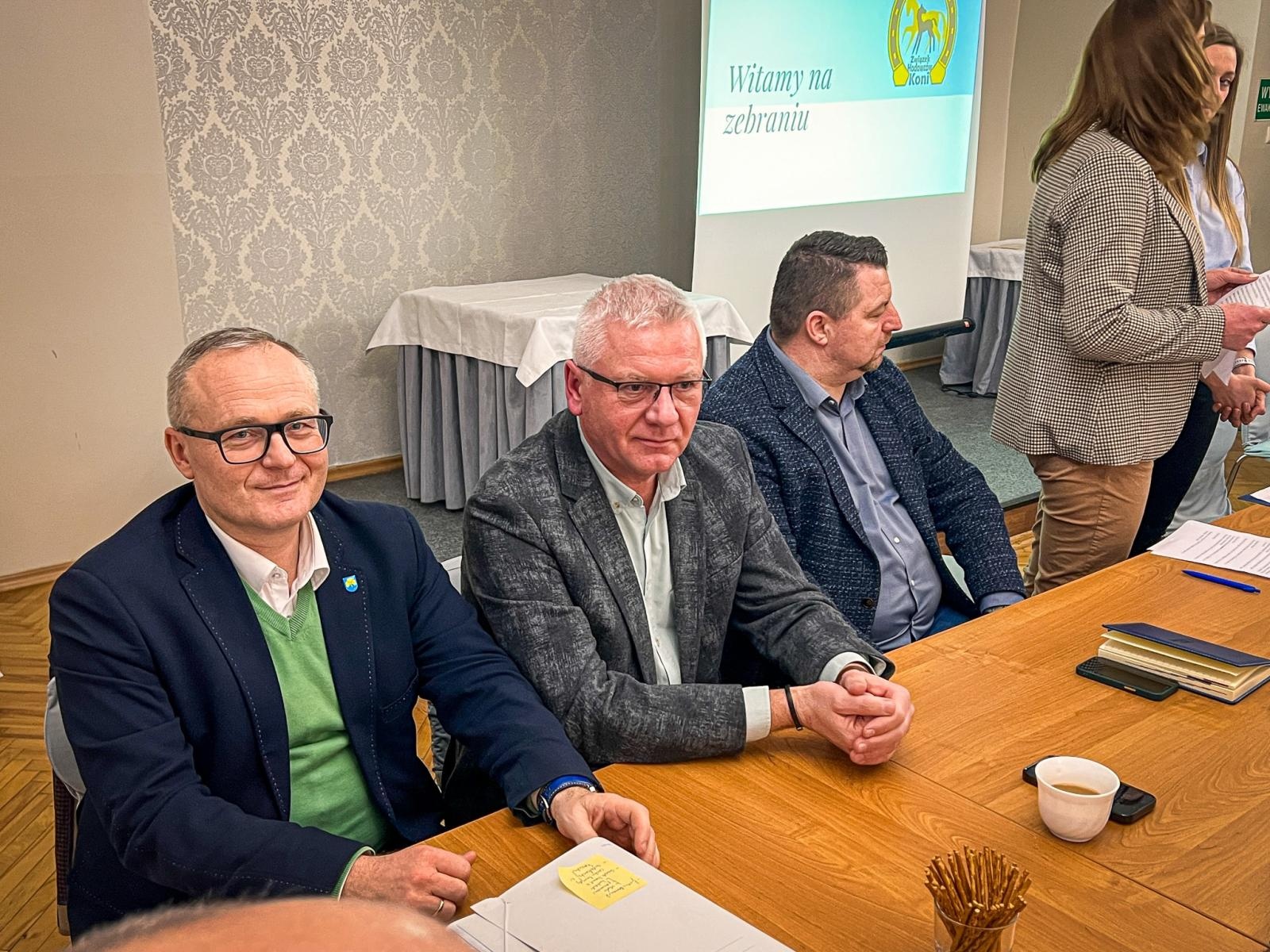 Zdjęcie w galerii na portalu naszraciborz.pl: Kalendarz na 2025 r. zatwierdzony. Hodowcy koni z naszego powiatu na spotkaniu w Ligocie Książęcej wiadomości z regionu