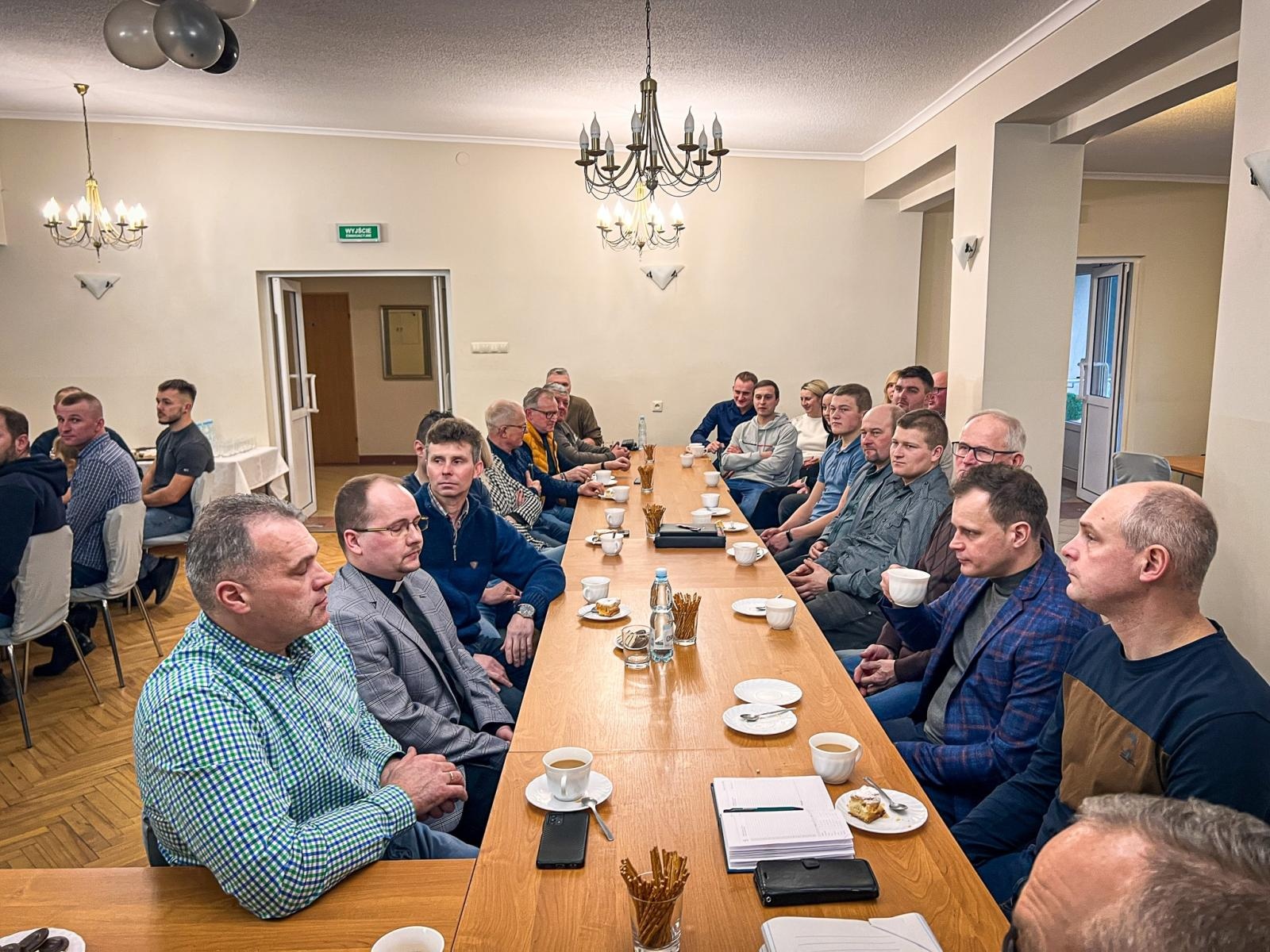 Zdjęcie w galerii na portalu naszraciborz.pl: Kalendarz na 2025 r. zatwierdzony. Hodowcy koni z naszego powiatu na spotkaniu w Ligocie Książęcej wiadomości z regionu