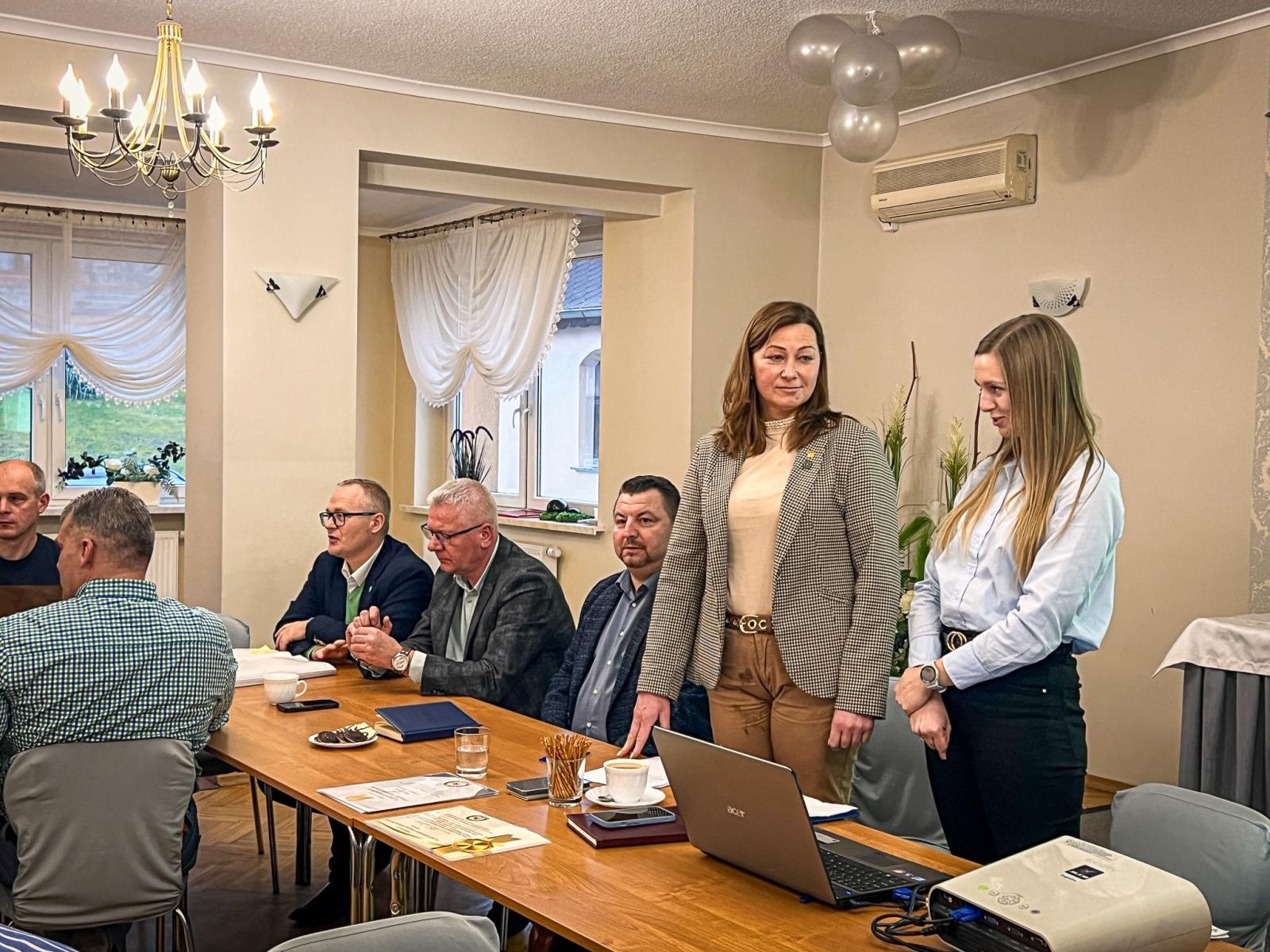 Zdjęcie w galerii na portalu naszraciborz.pl: Kalendarz na 2025 r. zatwierdzony. Hodowcy koni z naszego powiatu na spotkaniu w Ligocie Książęcej wiadomości z regionu