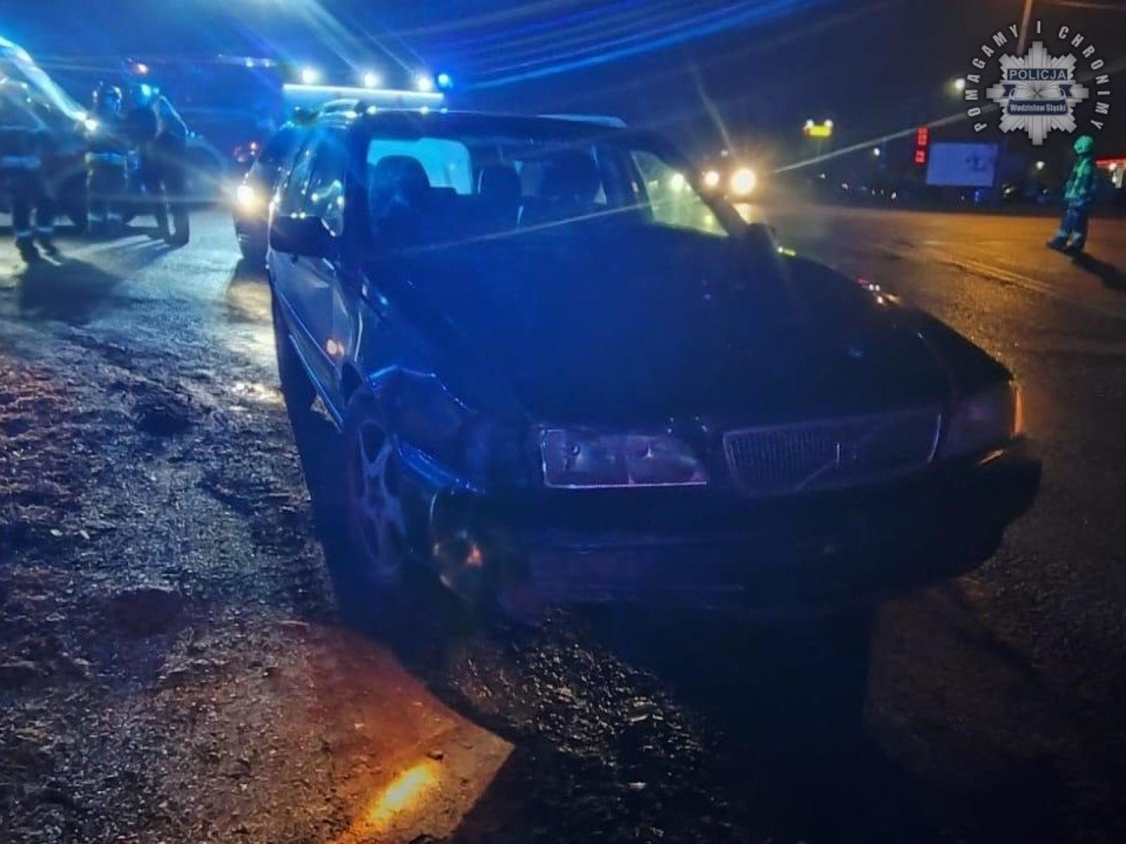 Zdjęcie w galerii na portalu naszraciborz.pl: Poszukiwany listem gończym oszust podatkowy z Czech wpadł przez kolizję niedaleko Raciborza wiadomości z regionu