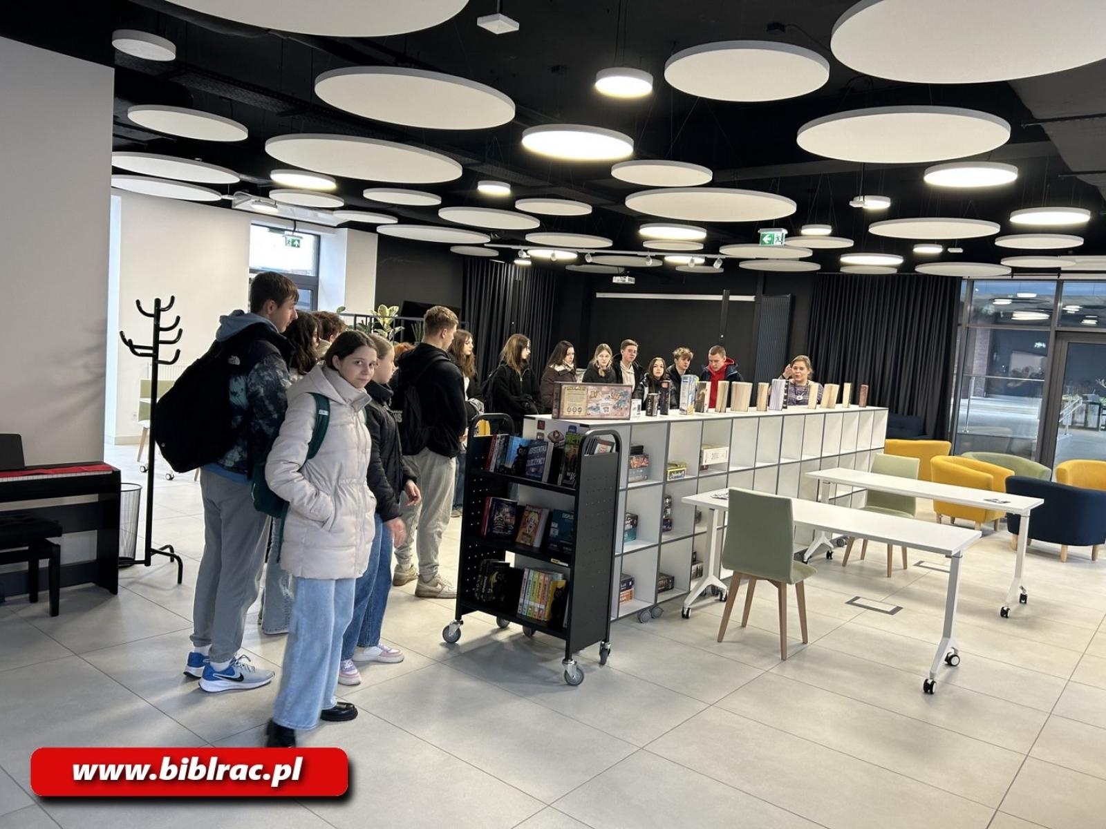 Zdjęcie w galerii na portalu naszraciborz.pl: Dzień Bezpiecznego Internetu na Stacji Młodych wiadomości z regionu