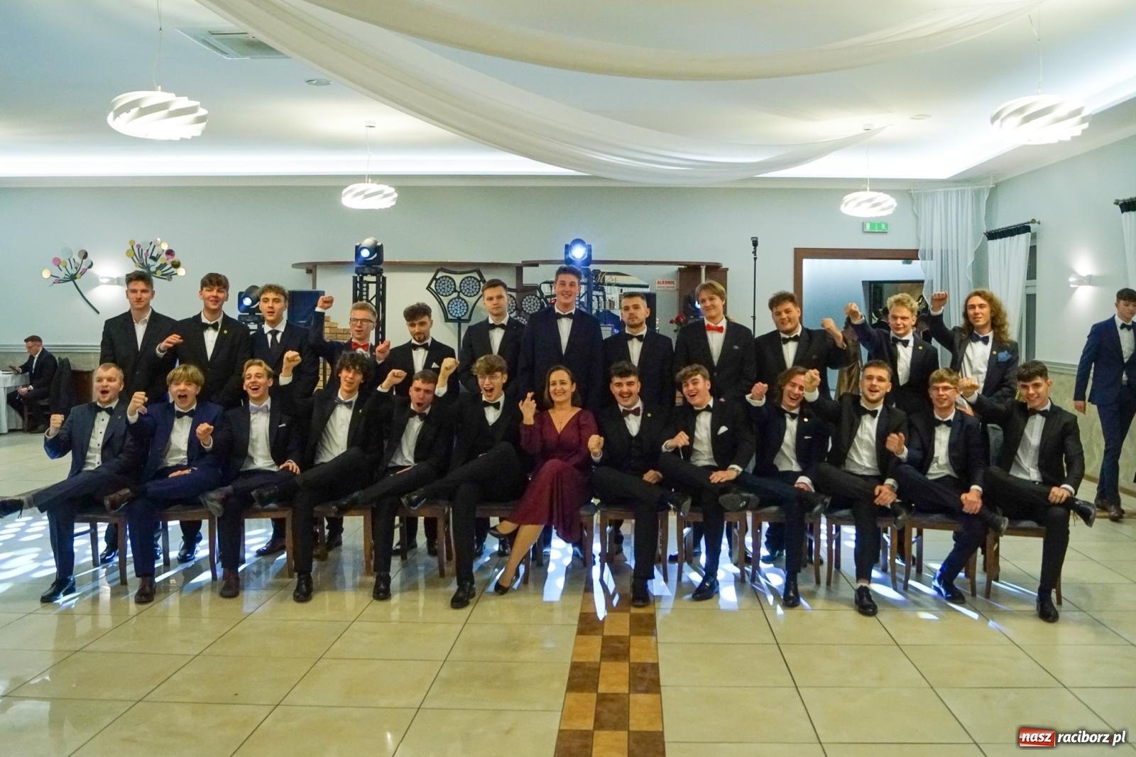 Zdjęcie w galerii na portalu naszraciborz.pl: Studniówka raciborskiego Mechanika [FOTO i WIDEO] wiadomości z regionu