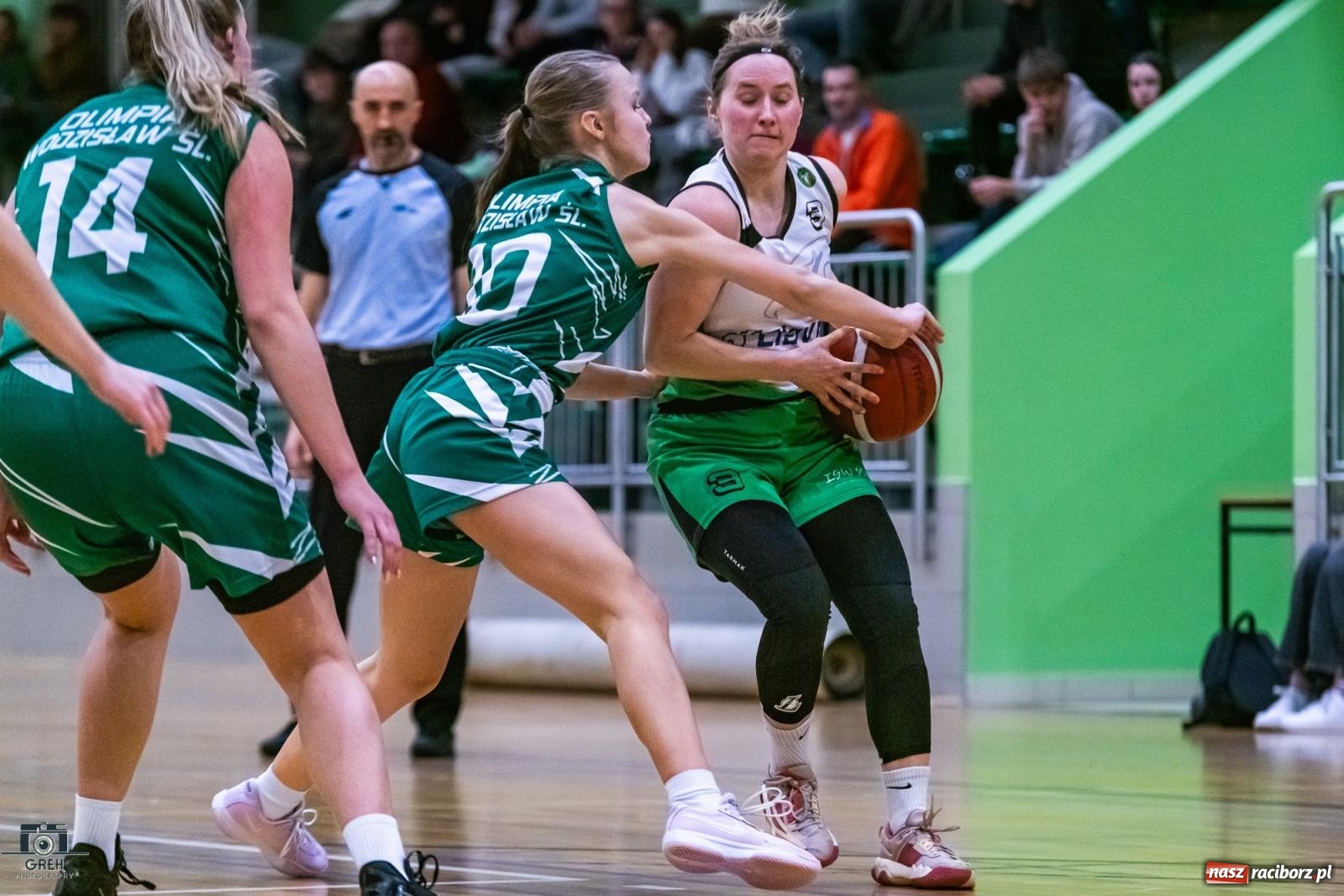 Zdjęcie w galerii na portalu naszraciborz.pl: Koszykarskie derby regionu dla wodzisławskiej Olimpii [FOTO i WIDEO] wiadomości z regionu