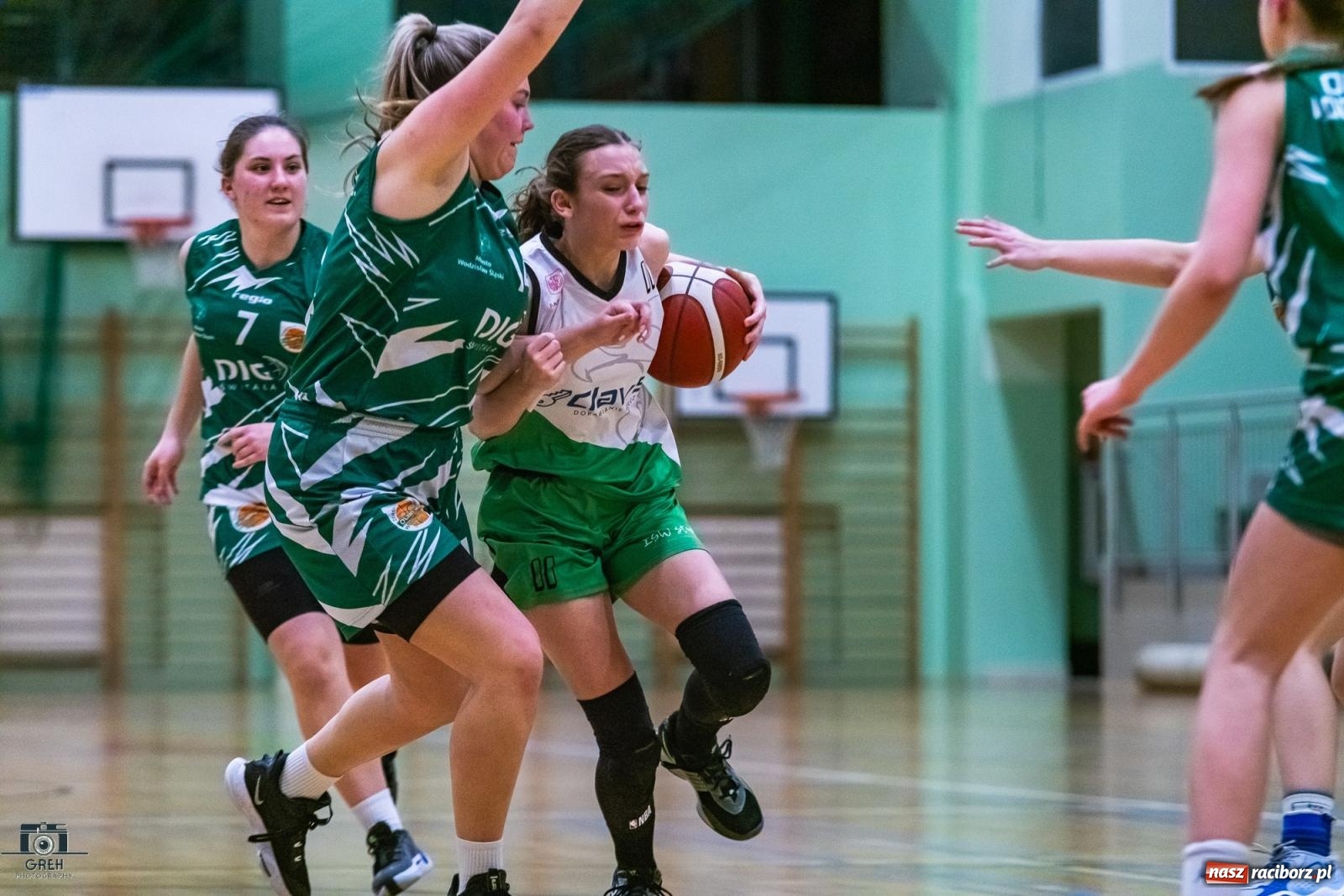 Zdjęcie w galerii na portalu naszraciborz.pl: Koszykarskie derby regionu dla wodzisławskiej Olimpii [FOTO i WIDEO] wiadomości z regionu