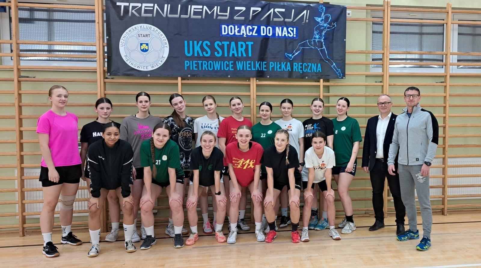 Zdjęcie w galerii na portalu naszraciborz.pl: Pietrowickie Koniczynki drugi rok z rzędu z awansem do 1/16 Mistrzostw Polski wiadomości z regionu