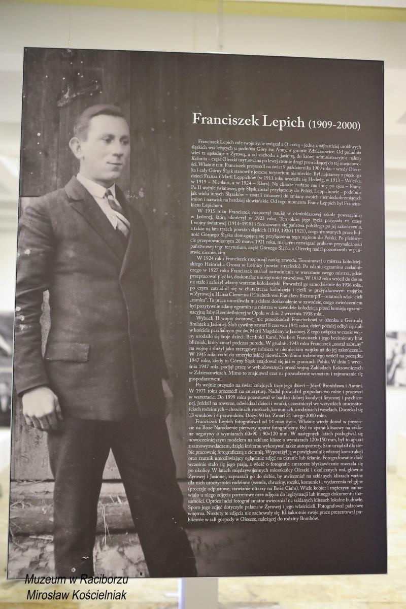 Zdjęcie w galerii na portalu naszraciborz.pl: Sąsiedzi. Od narodzin aż po śmierć. Nowa wystawa w Muzeum czeka na pasjonatów historii wiadomości z regionu