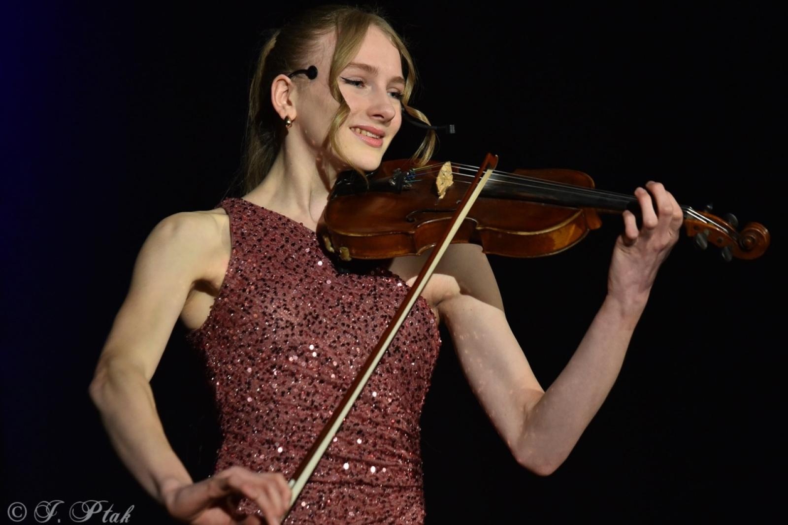 Zdjęcie w galerii na portalu naszraciborz.pl: Wieczór Otwartego Mikrofonu w Raciborzu – muzyka, taniec i poezja wiadomości z regionu