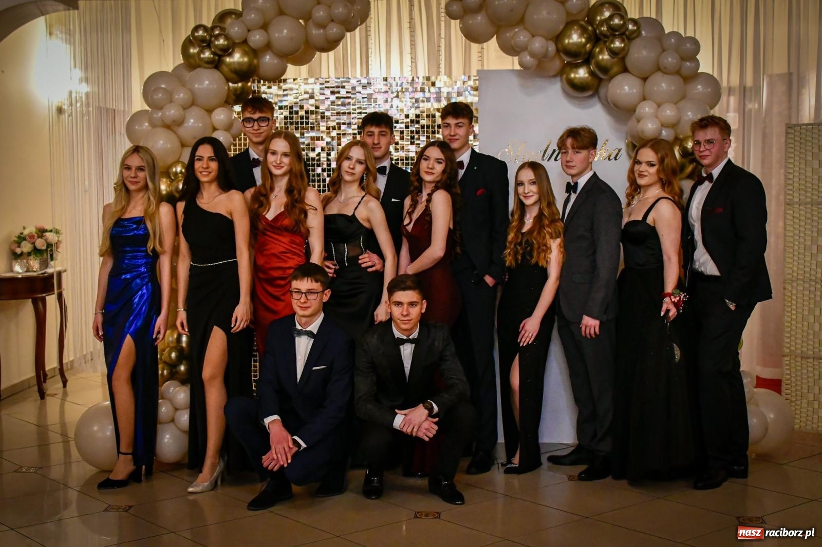 Zdjęcie w galerii na portalu naszraciborz.pl: Wielki bal studniówkowy ZSO nr 1 - I LO i Liceum Sztuk Plastycznych [FOTO i WIDEO] wiadomości z regionu