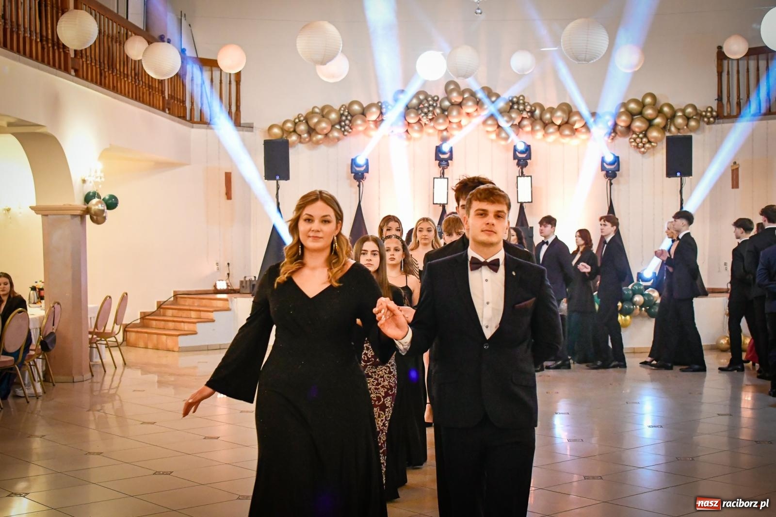 Zdjęcie w galerii na portalu naszraciborz.pl: Wielki bal studniówkowy ZSO nr 1 - I LO i Liceum Sztuk Plastycznych [FOTO i WIDEO] wiadomości z regionu