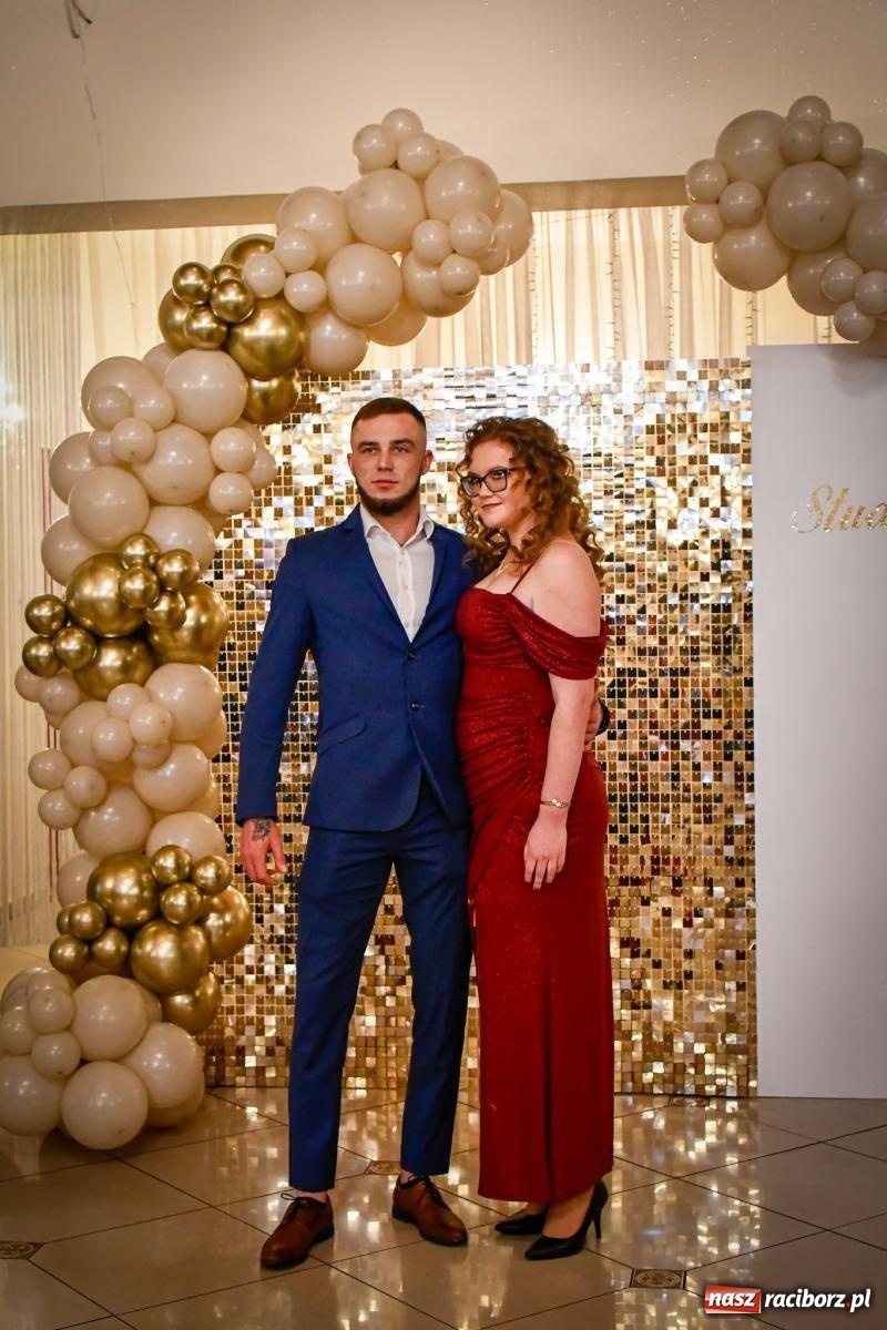 Zdjęcie w galerii na portalu naszraciborz.pl: Wielki bal studniówkowy ZSO nr 1 - I LO i Liceum Sztuk Plastycznych [FOTO i WIDEO] wiadomości z regionu