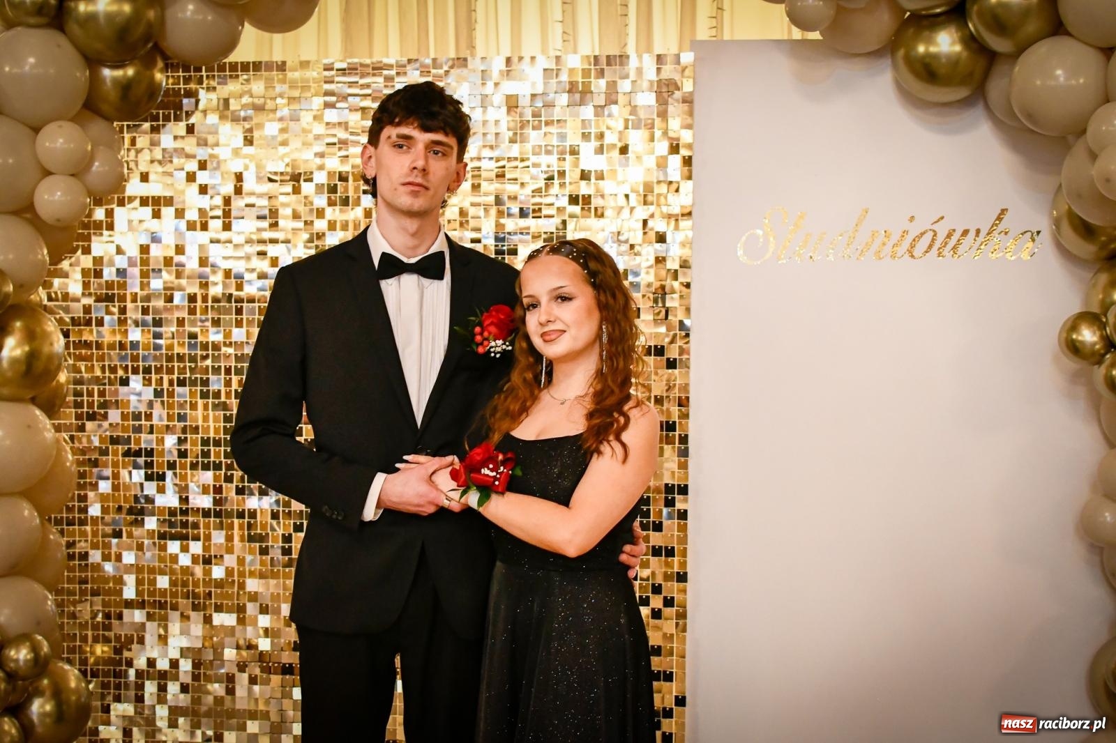 Zdjęcie w galerii na portalu naszraciborz.pl: Wielki bal studniówkowy ZSO nr 1 - I LO i Liceum Sztuk Plastycznych [FOTO i WIDEO] wiadomości z regionu