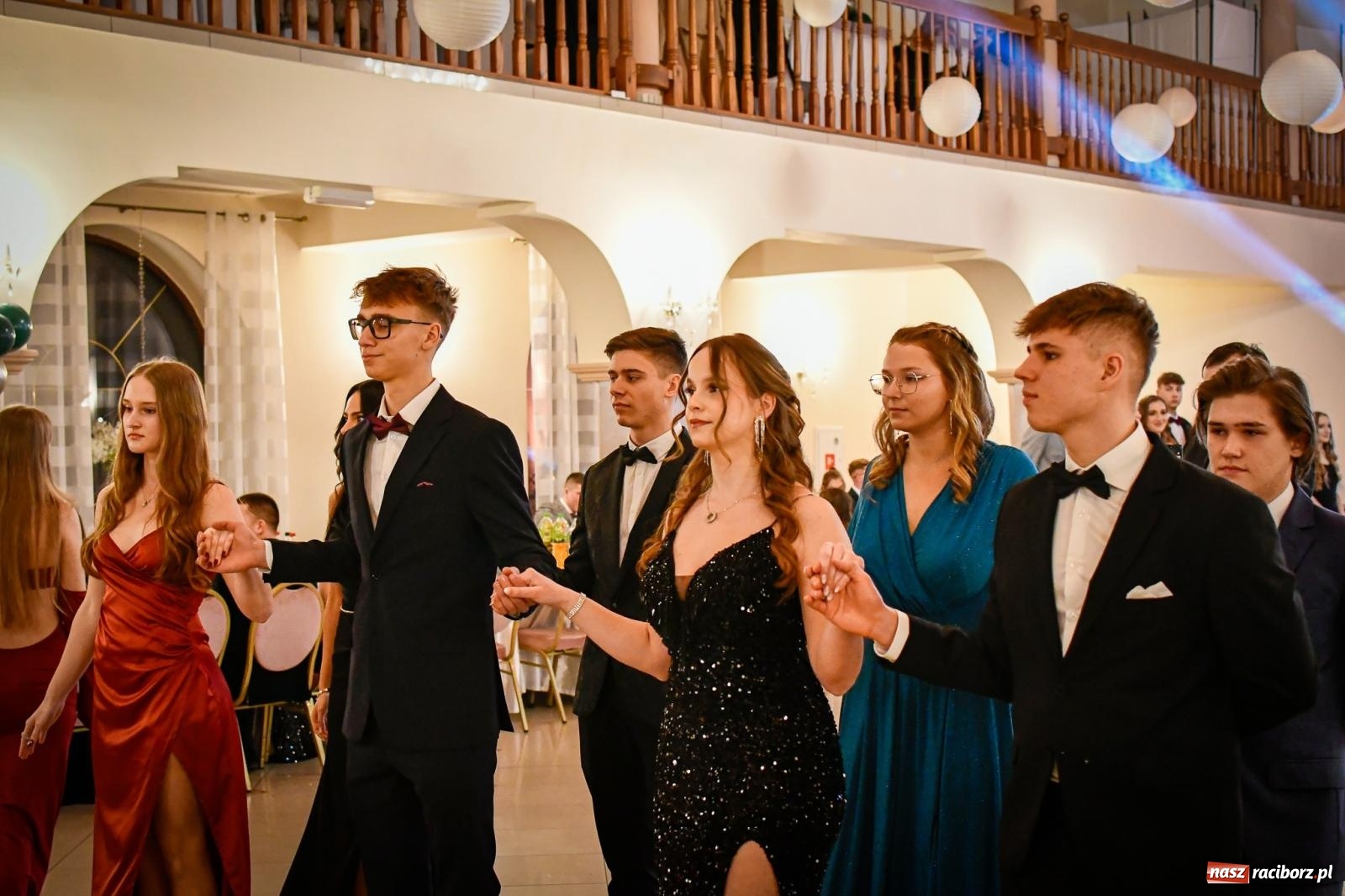 Zdjęcie w galerii na portalu naszraciborz.pl: Wielki bal studniówkowy ZSO nr 1 - I LO i Liceum Sztuk Plastycznych [FOTO i WIDEO] wiadomości z regionu