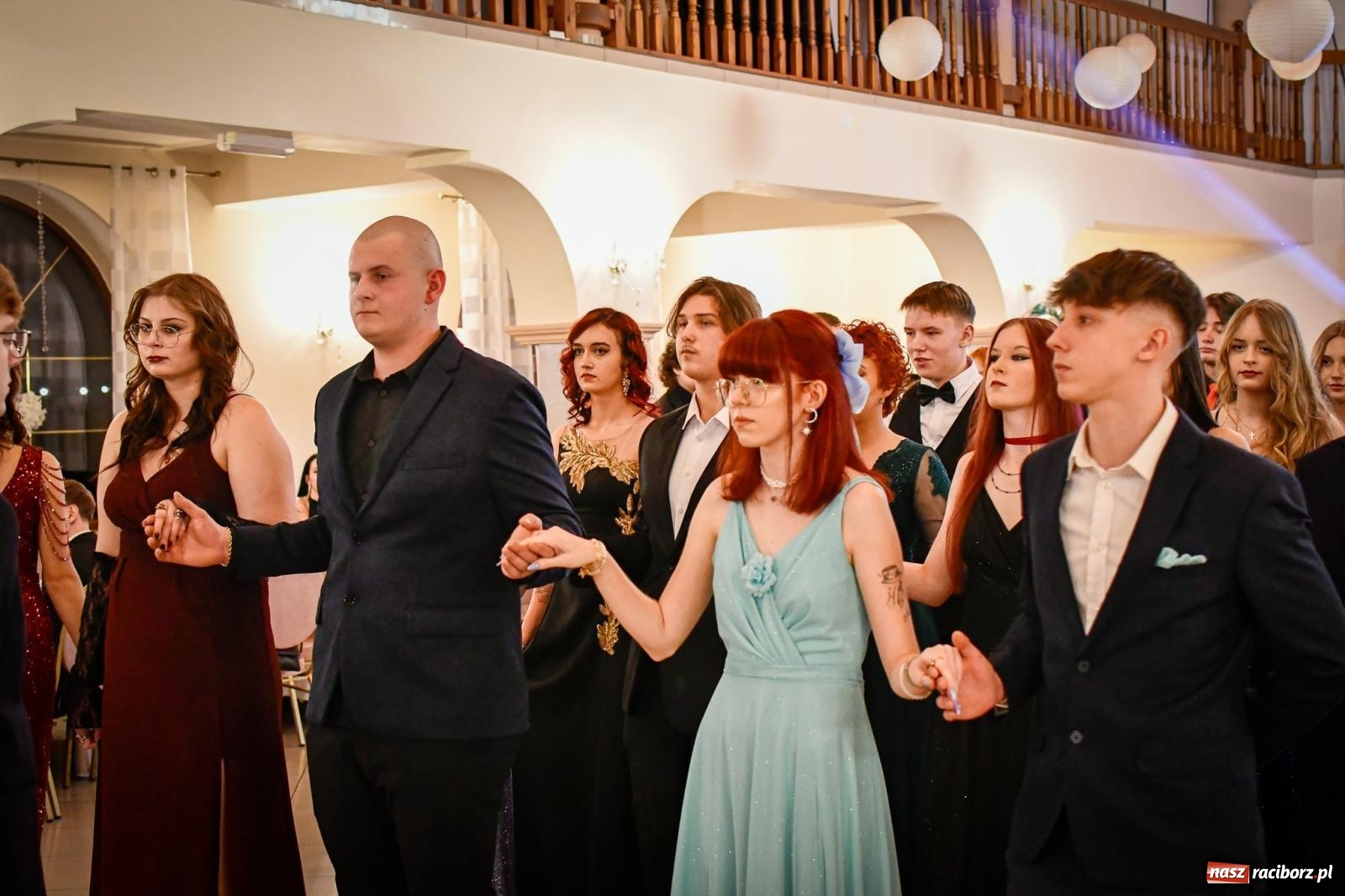 Zdjęcie w galerii na portalu naszraciborz.pl: Wielki bal studniówkowy ZSO nr 1 - I LO i Liceum Sztuk Plastycznych [FOTO i WIDEO] wiadomości z regionu