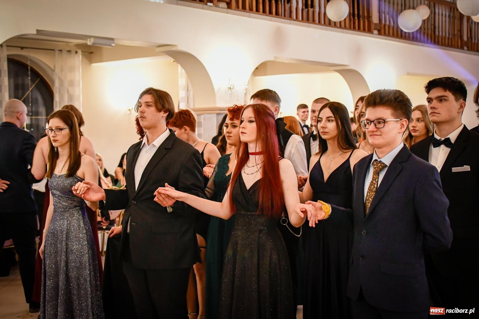 Zdjęcie w galerii na portalu naszraciborz.pl: Wielki bal studniówkowy ZSO nr 1 - I LO i Liceum Sztuk Plastycznych [FOTO i WIDEO] wiadomości z regionu