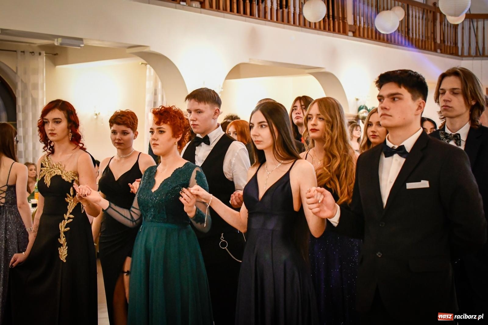 Zdjęcie w galerii na portalu naszraciborz.pl: Wielki bal studniówkowy ZSO nr 1 - I LO i Liceum Sztuk Plastycznych [FOTO i WIDEO] wiadomości z regionu