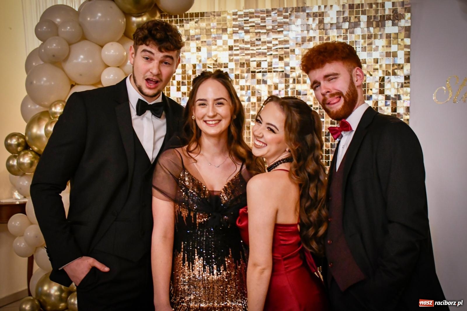 Zdjęcie w galerii na portalu naszraciborz.pl: Wielki bal studniówkowy ZSO nr 1 - I LO i Liceum Sztuk Plastycznych [FOTO i WIDEO] wiadomości z regionu