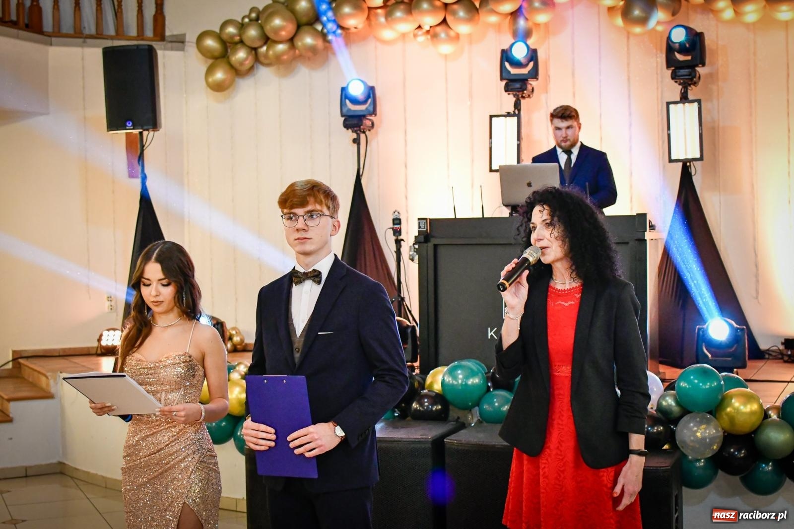 Zdjęcie w galerii na portalu naszraciborz.pl: Wielki bal studniówkowy ZSO nr 1 - I LO i Liceum Sztuk Plastycznych [FOTO i WIDEO] wiadomości z regionu