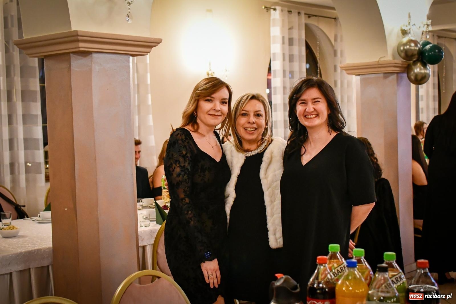 Zdjęcie w galerii na portalu naszraciborz.pl: Wielki bal studniówkowy ZSO nr 1 - I LO i Liceum Sztuk Plastycznych [FOTO i WIDEO] wiadomości z regionu