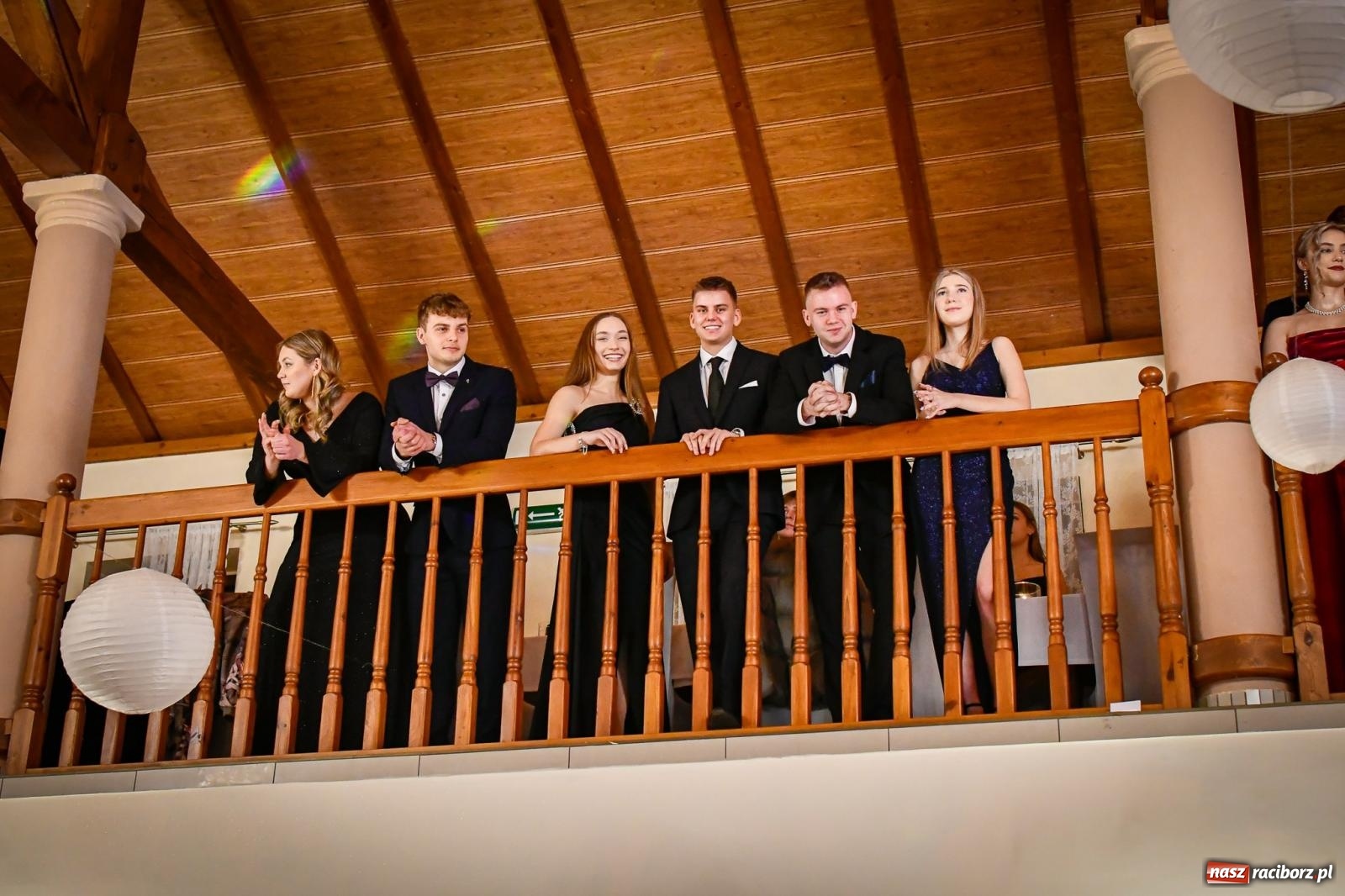 Zdjęcie w galerii na portalu naszraciborz.pl: Wielki bal studniówkowy ZSO nr 1 - I LO i Liceum Sztuk Plastycznych [FOTO i WIDEO] wiadomości z regionu