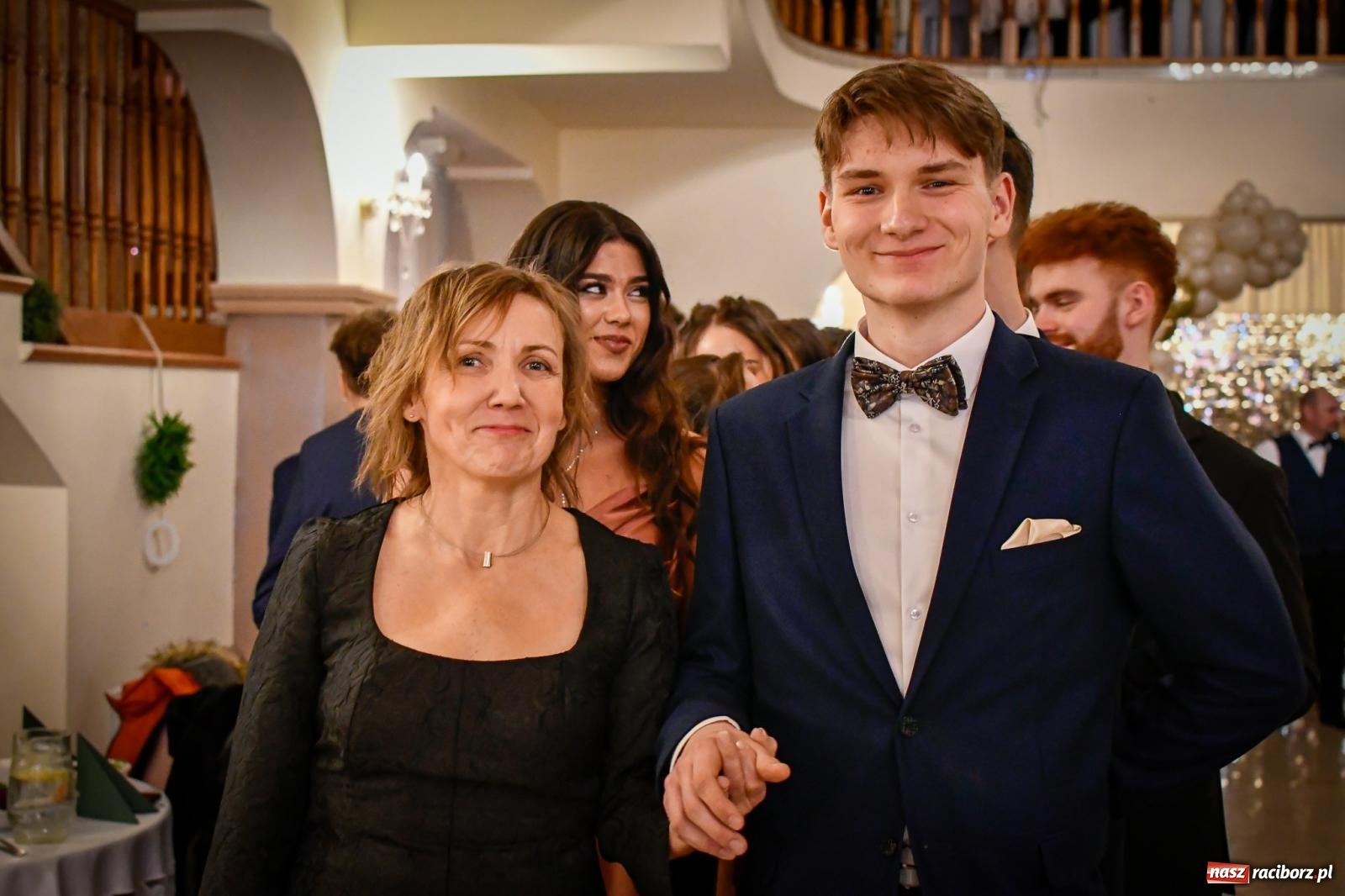 Zdjęcie w galerii na portalu naszraciborz.pl: Wielki bal studniówkowy ZSO nr 1 - I LO i Liceum Sztuk Plastycznych [FOTO i WIDEO] wiadomości z regionu