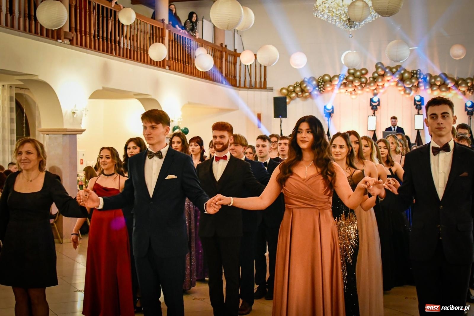 Zdjęcie w galerii na portalu naszraciborz.pl: Wielki bal studniówkowy ZSO nr 1 - I LO i Liceum Sztuk Plastycznych [FOTO i WIDEO] wiadomości z regionu