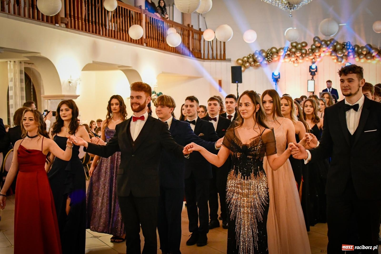 Zdjęcie w galerii na portalu naszraciborz.pl: Wielki bal studniówkowy ZSO nr 1 - I LO i Liceum Sztuk Plastycznych [FOTO i WIDEO] wiadomości z regionu