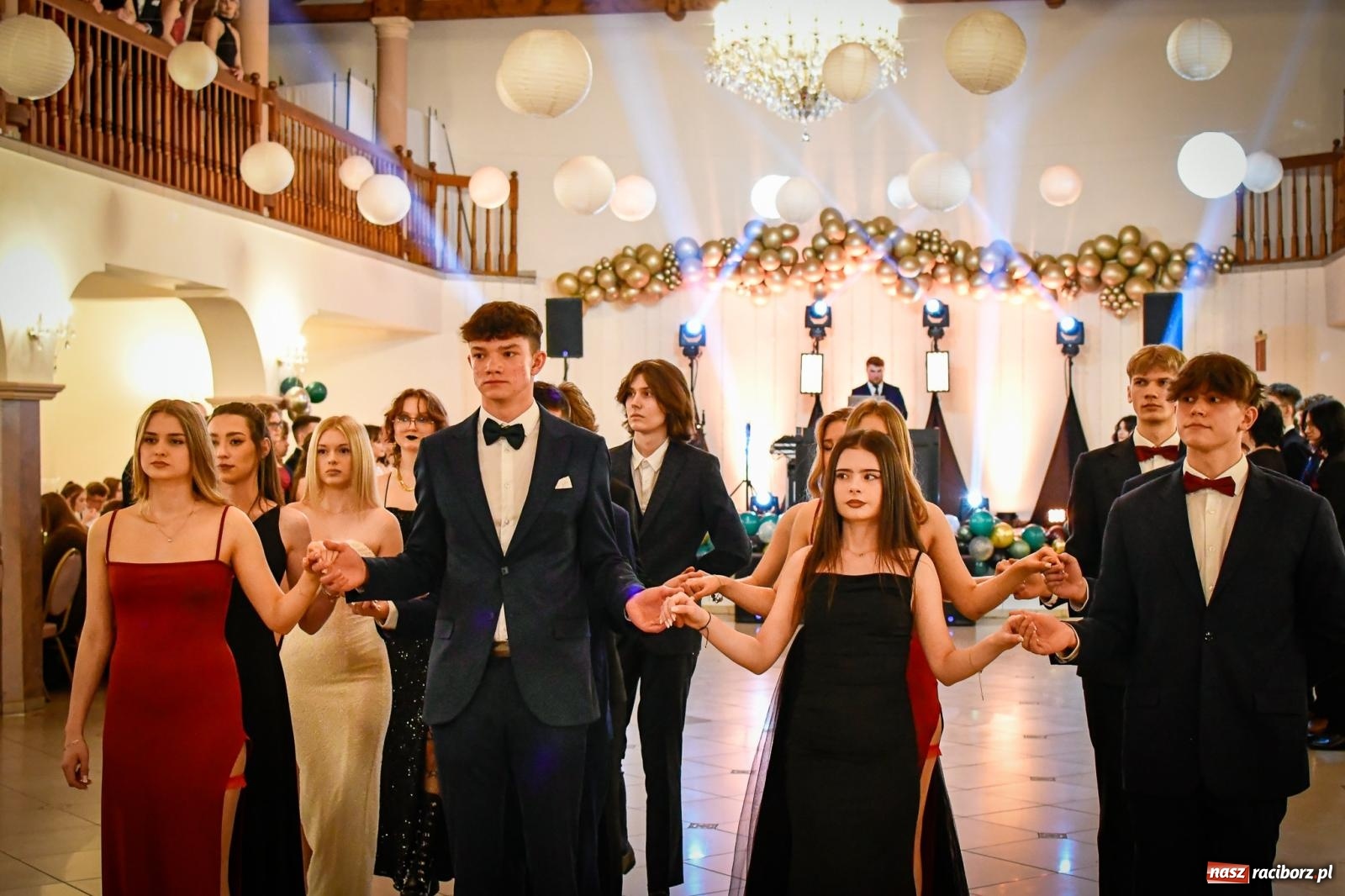Zdjęcie w galerii na portalu naszraciborz.pl: Wielki bal studniówkowy ZSO nr 1 - I LO i Liceum Sztuk Plastycznych [FOTO i WIDEO] wiadomości z regionu