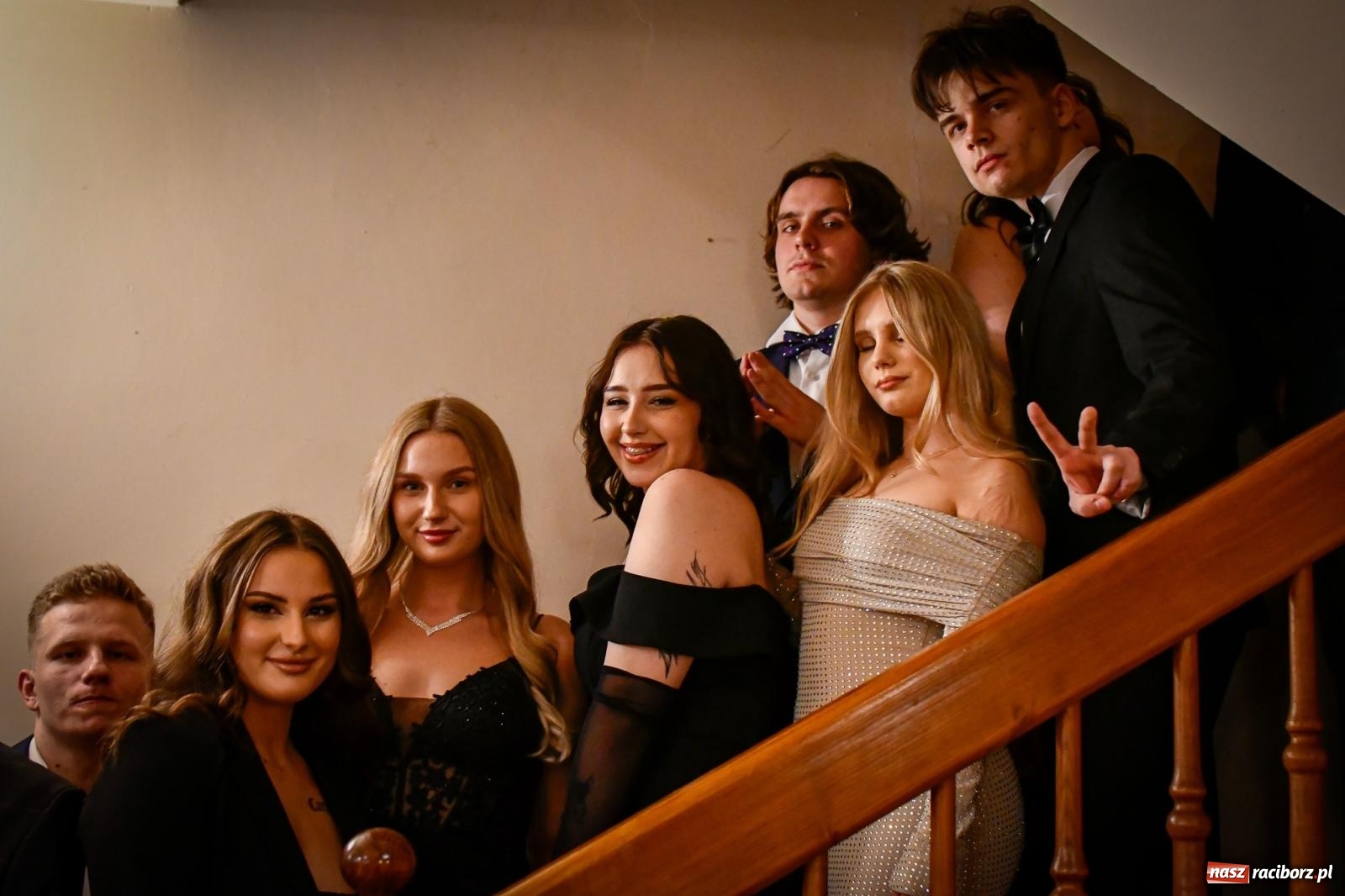 Zdjęcie w galerii na portalu naszraciborz.pl: Wielki bal studniówkowy ZSO nr 1 - I LO i Liceum Sztuk Plastycznych [FOTO i WIDEO] wiadomości z regionu