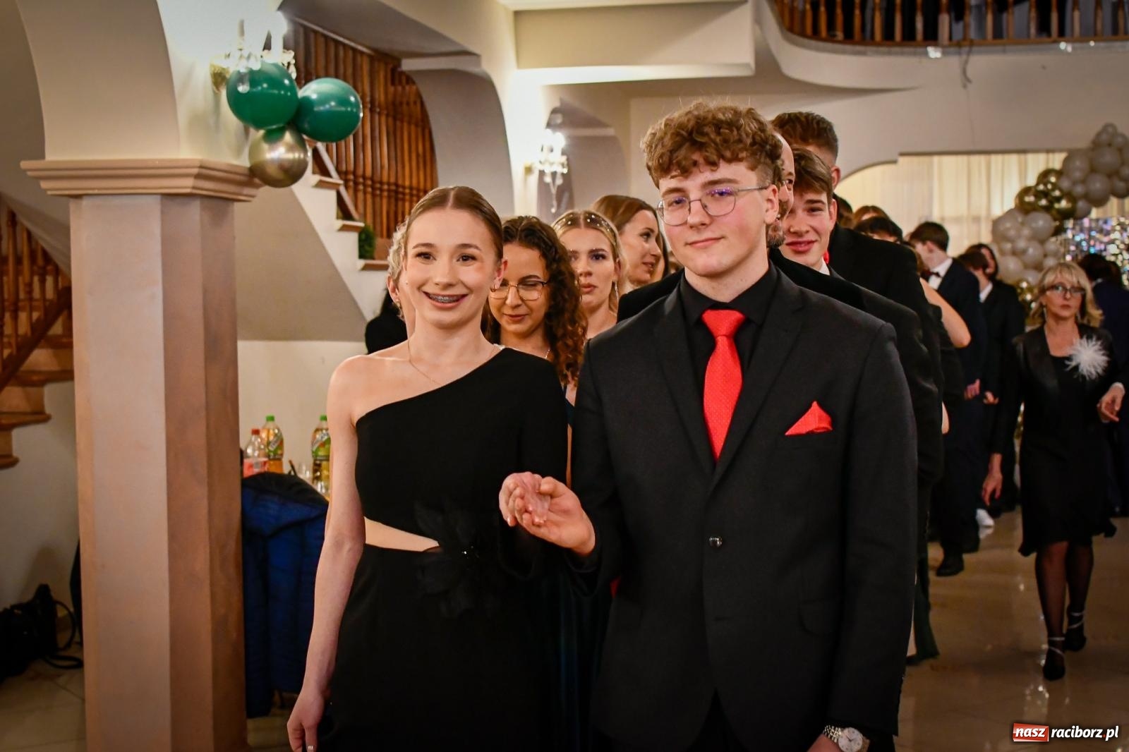Zdjęcie w galerii na portalu naszraciborz.pl: Wielki bal studniówkowy ZSO nr 1 - I LO i Liceum Sztuk Plastycznych [FOTO i WIDEO] wiadomości z regionu