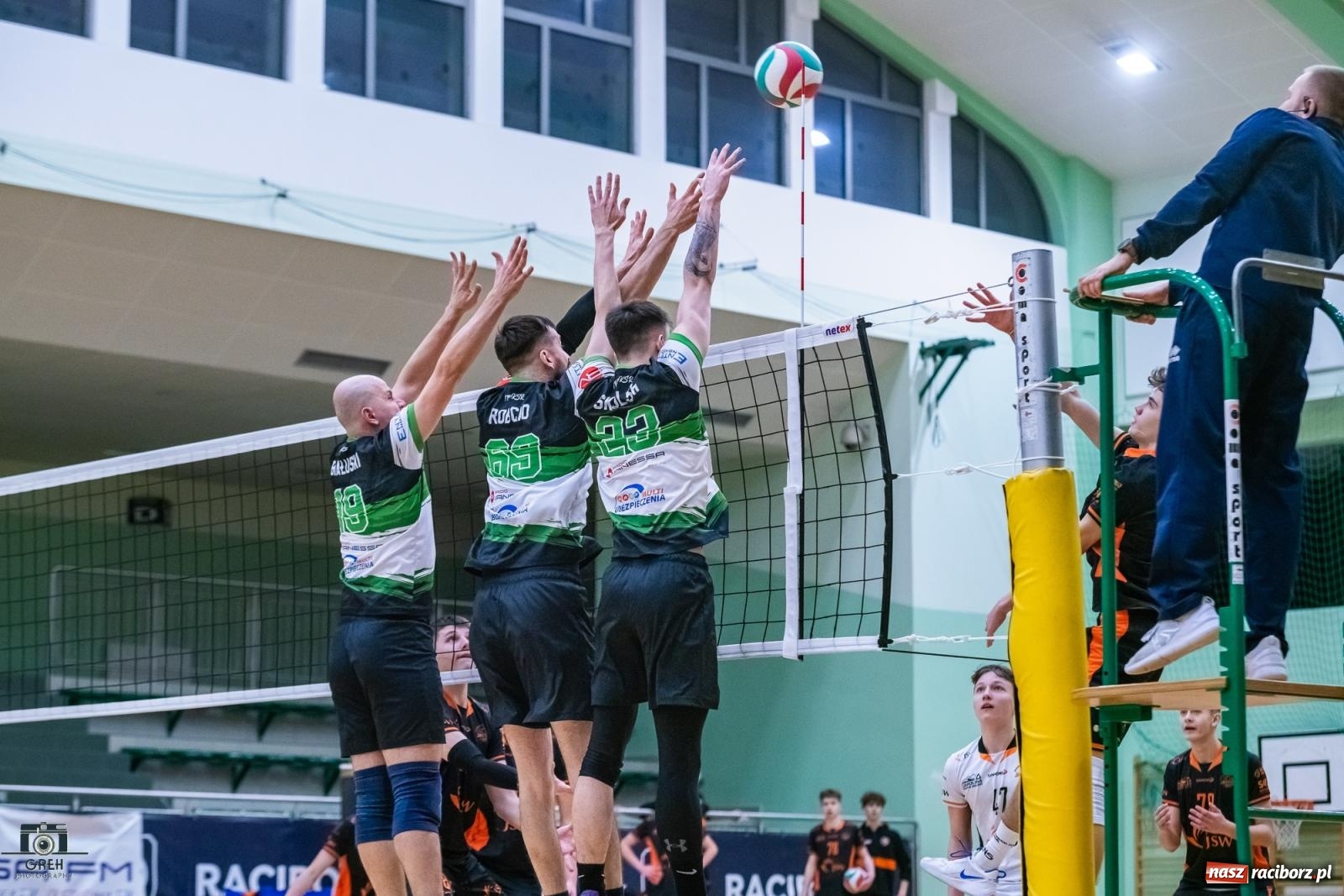 Zdjęcie w galerii na portalu naszraciborz.pl: KS Racibórz bez argumentów w starciu z Akademią Talentów Jastrzębskiego Węgla [FOTO] wiadomości z regionu