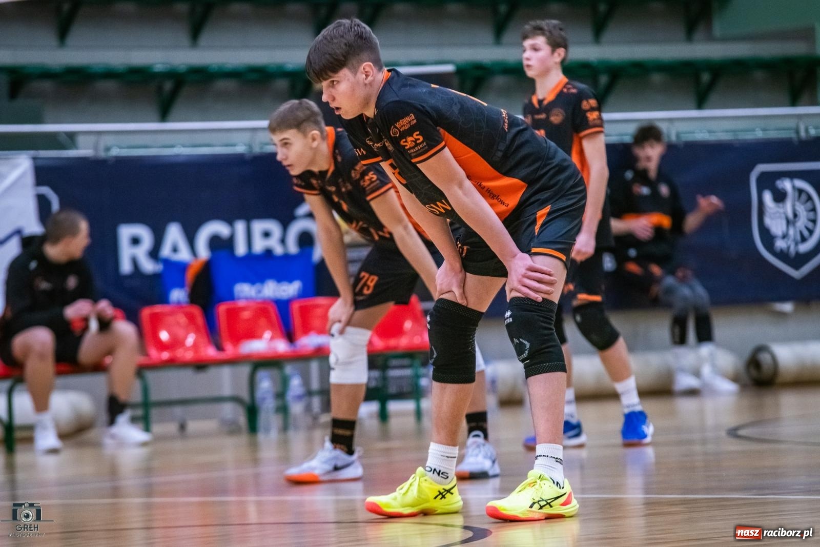 Zdjęcie w galerii na portalu naszraciborz.pl: KS Racibórz bez argumentów w starciu z Akademią Talentów Jastrzębskiego Węgla [FOTO] wiadomości z regionu