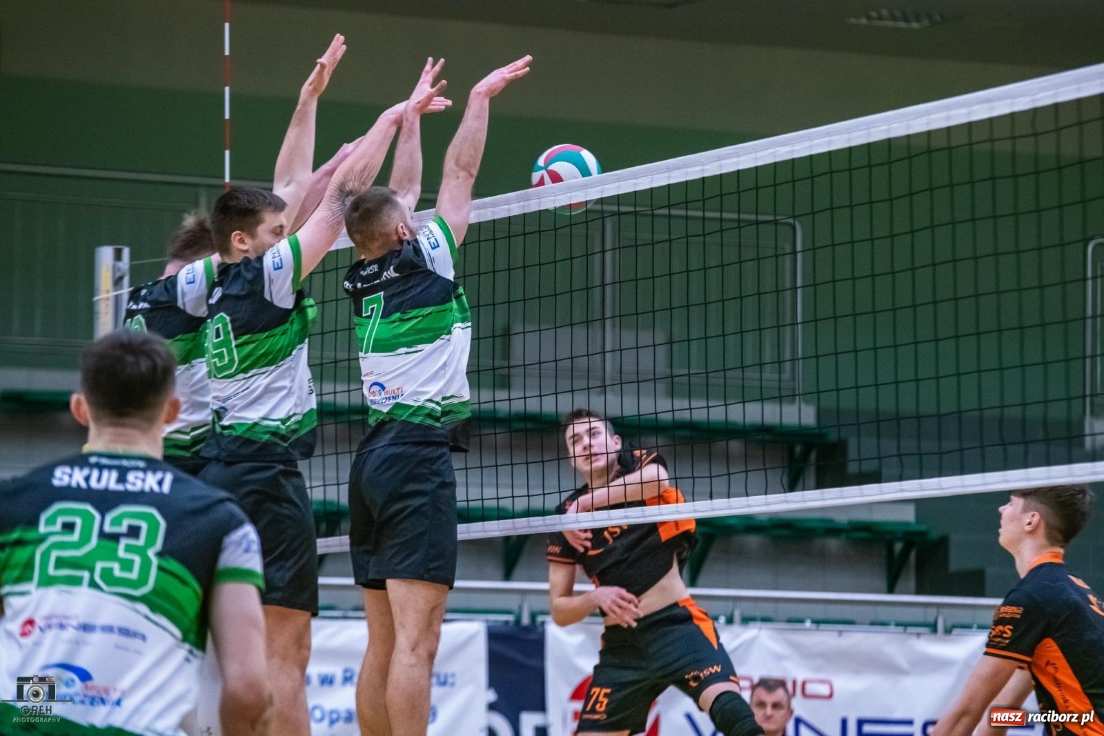 Zdjęcie w galerii na portalu naszraciborz.pl: KS Racibórz bez argumentów w starciu z Akademią Talentów Jastrzębskiego Węgla [FOTO] wiadomości z regionu