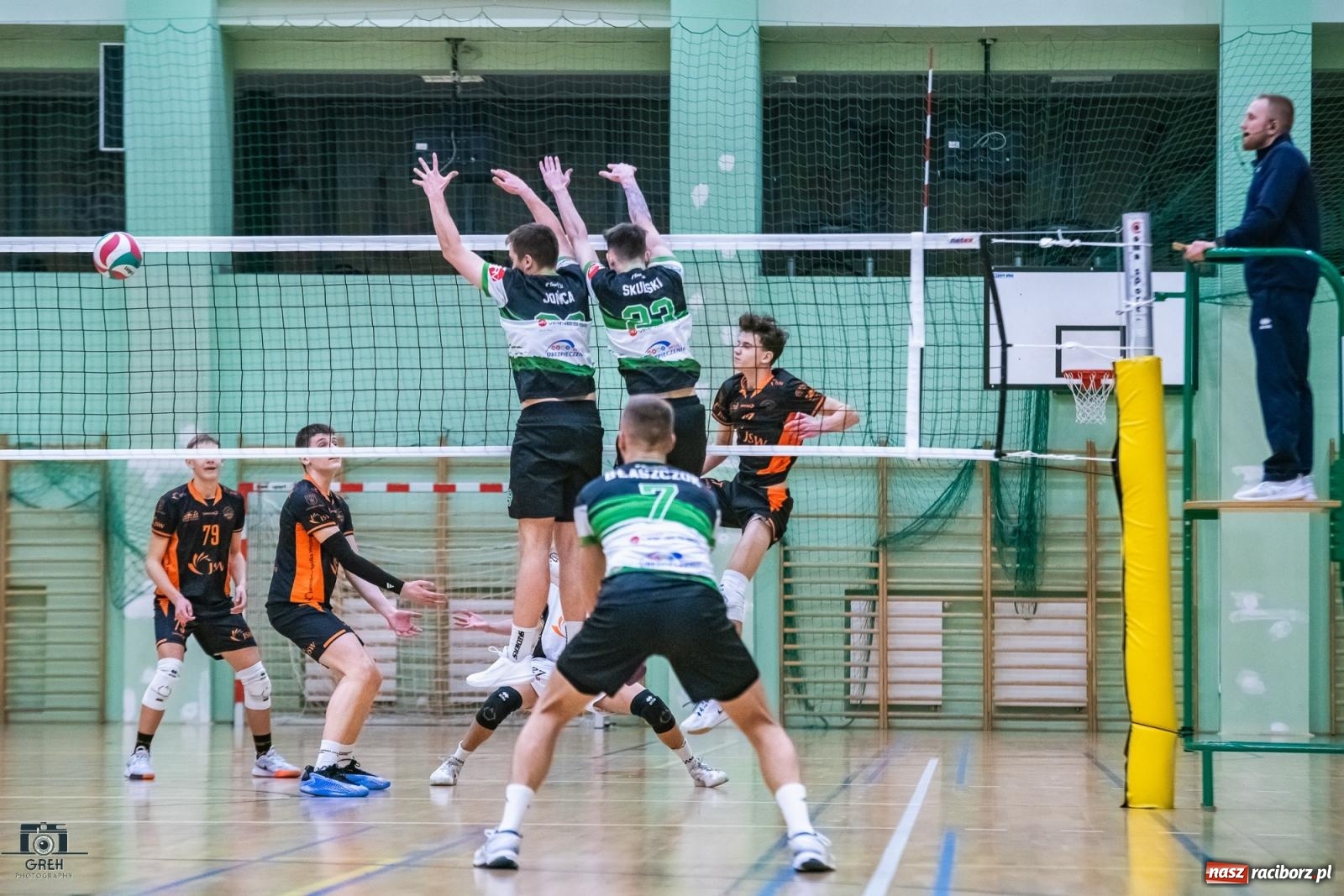Zdjęcie w galerii na portalu naszraciborz.pl: KS Racibórz bez argumentów w starciu z Akademią Talentów Jastrzębskiego Węgla [FOTO] wiadomości z regionu