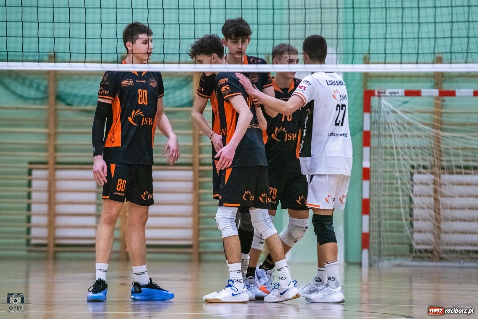 Zdjęcie w galerii na portalu naszraciborz.pl: KS Racibórz bez argumentów w starciu z Akademią Talentów Jastrzębskiego Węgla [FOTO] wiadomości z regionu