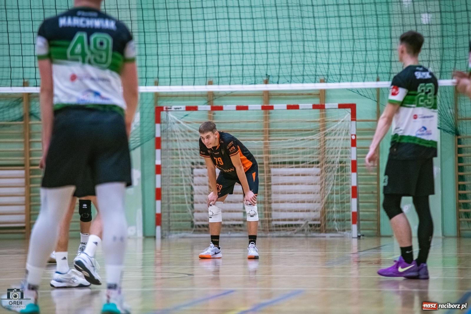 Zdjęcie w galerii na portalu naszraciborz.pl: KS Racibórz bez argumentów w starciu z Akademią Talentów Jastrzębskiego Węgla [FOTO] wiadomości z regionu