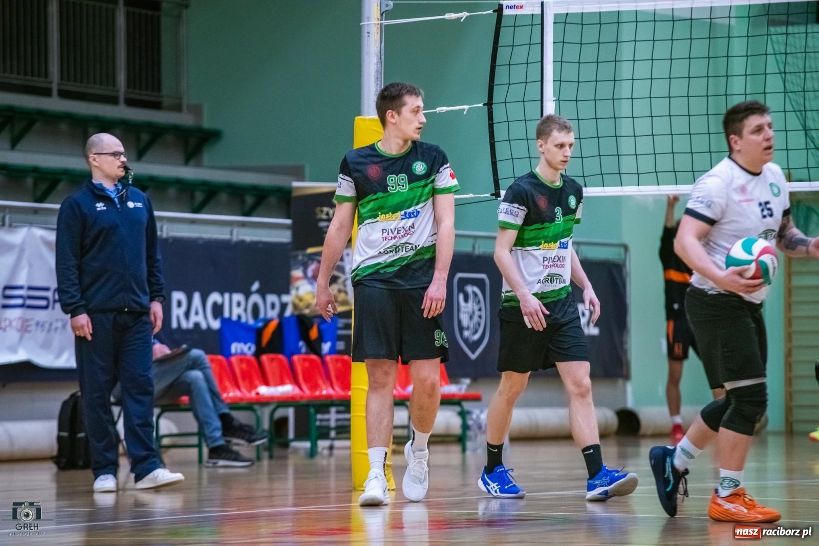 Zdjęcie w galerii na portalu naszraciborz.pl: KS Racibórz bez argumentów w starciu z Akademią Talentów Jastrzębskiego Węgla [FOTO] wiadomości z regionu