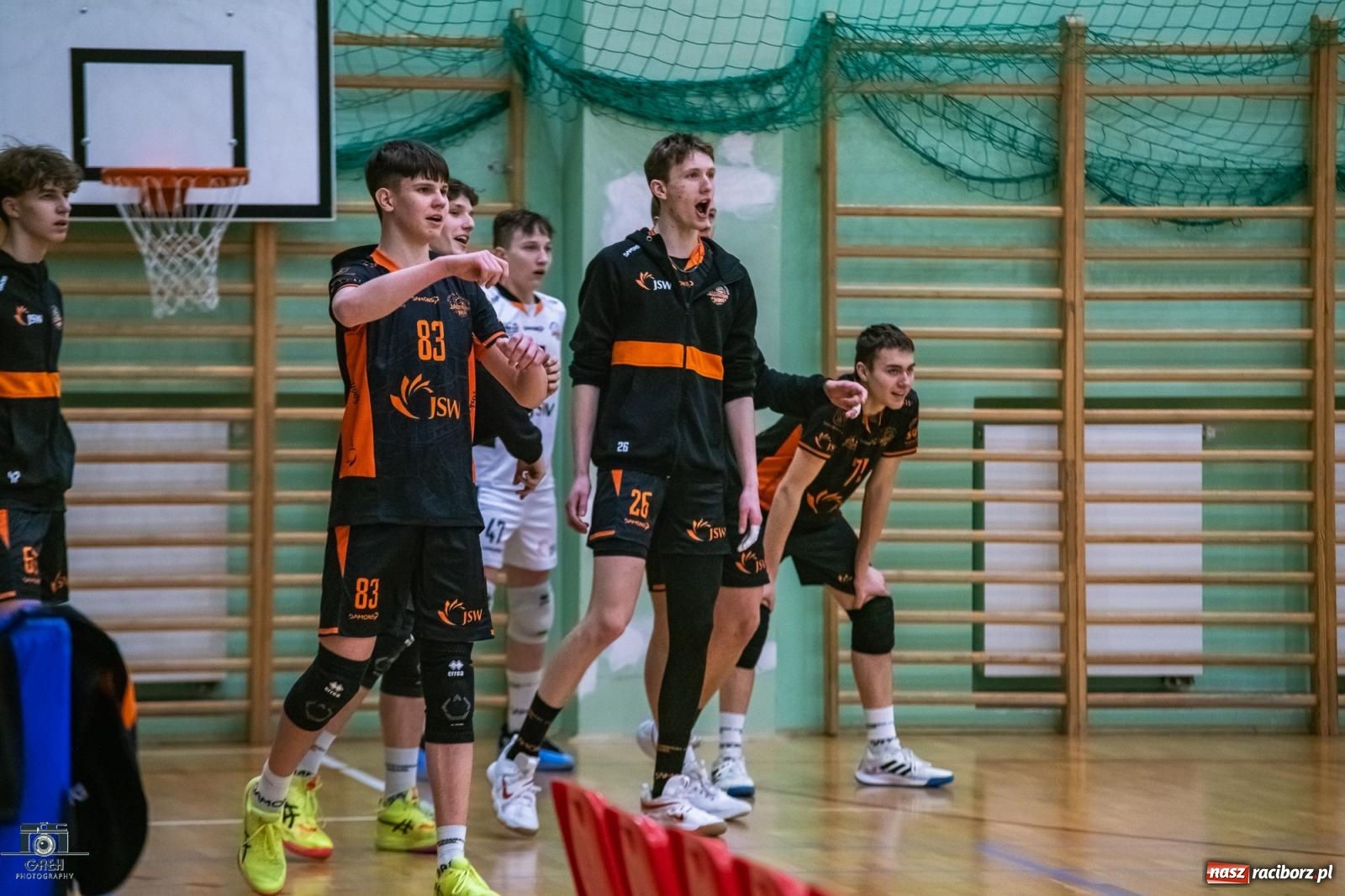 Zdjęcie w galerii na portalu naszraciborz.pl: KS Racibórz bez argumentów w starciu z Akademią Talentów Jastrzębskiego Węgla [FOTO] wiadomości z regionu