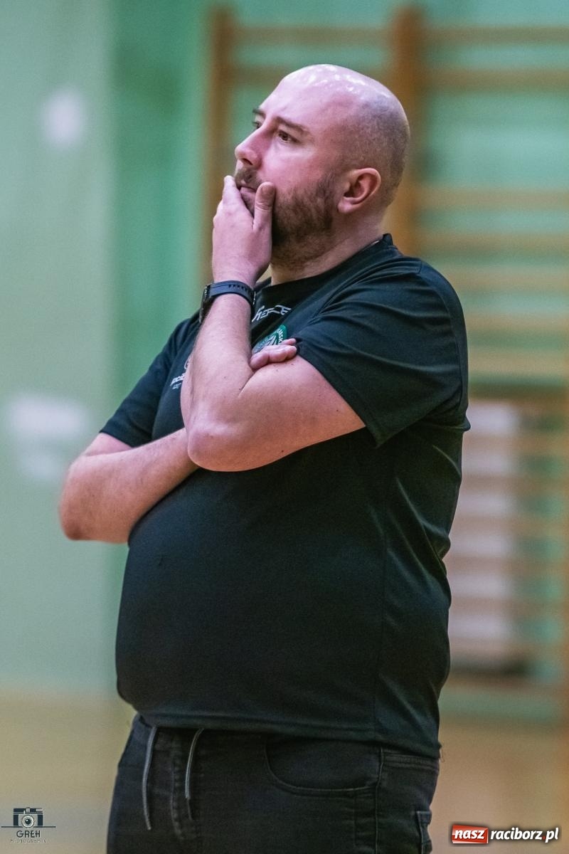 Zdjęcie w galerii na portalu naszraciborz.pl: KS Racibórz bez argumentów w starciu z Akademią Talentów Jastrzębskiego Węgla [FOTO] wiadomości z regionu