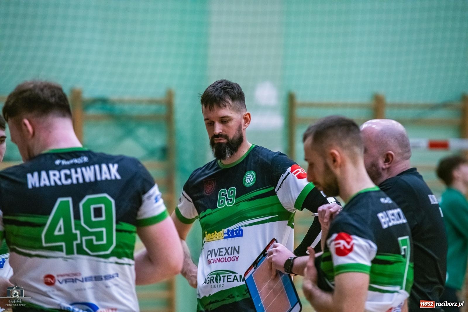 Zdjęcie w galerii na portalu naszraciborz.pl: KS Racibórz bez argumentów w starciu z Akademią Talentów Jastrzębskiego Węgla [FOTO] wiadomości z regionu