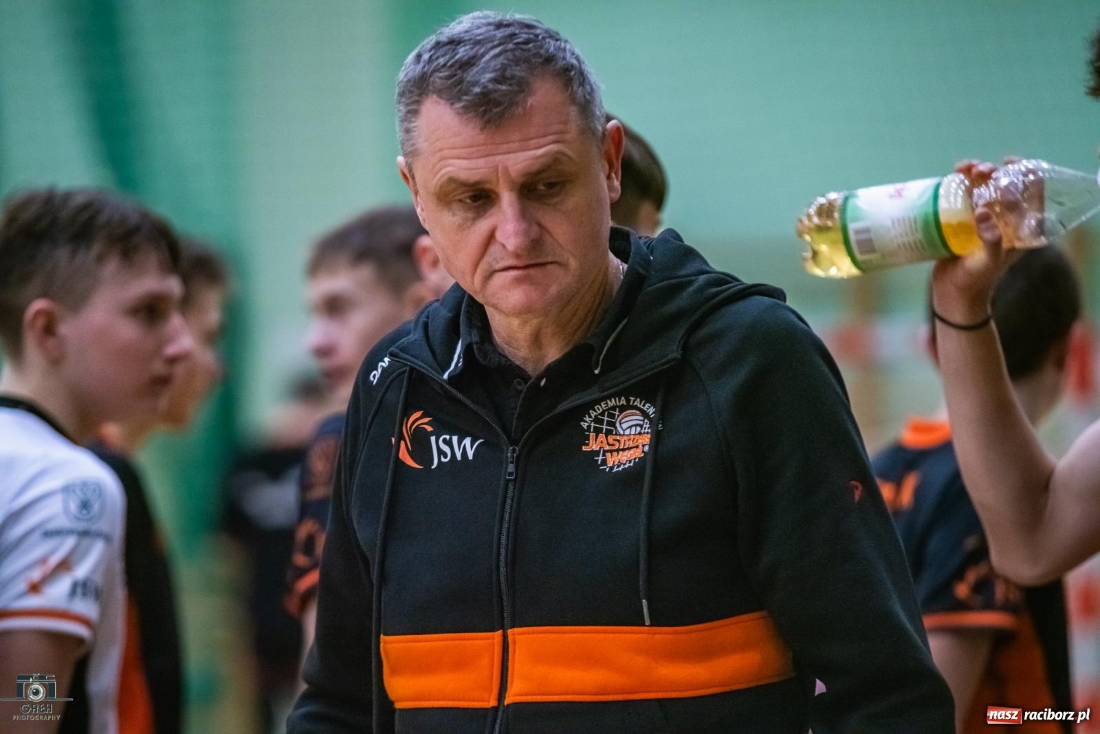 Zdjęcie w galerii na portalu naszraciborz.pl: KS Racibórz bez argumentów w starciu z Akademią Talentów Jastrzębskiego Węgla [FOTO] wiadomości z regionu