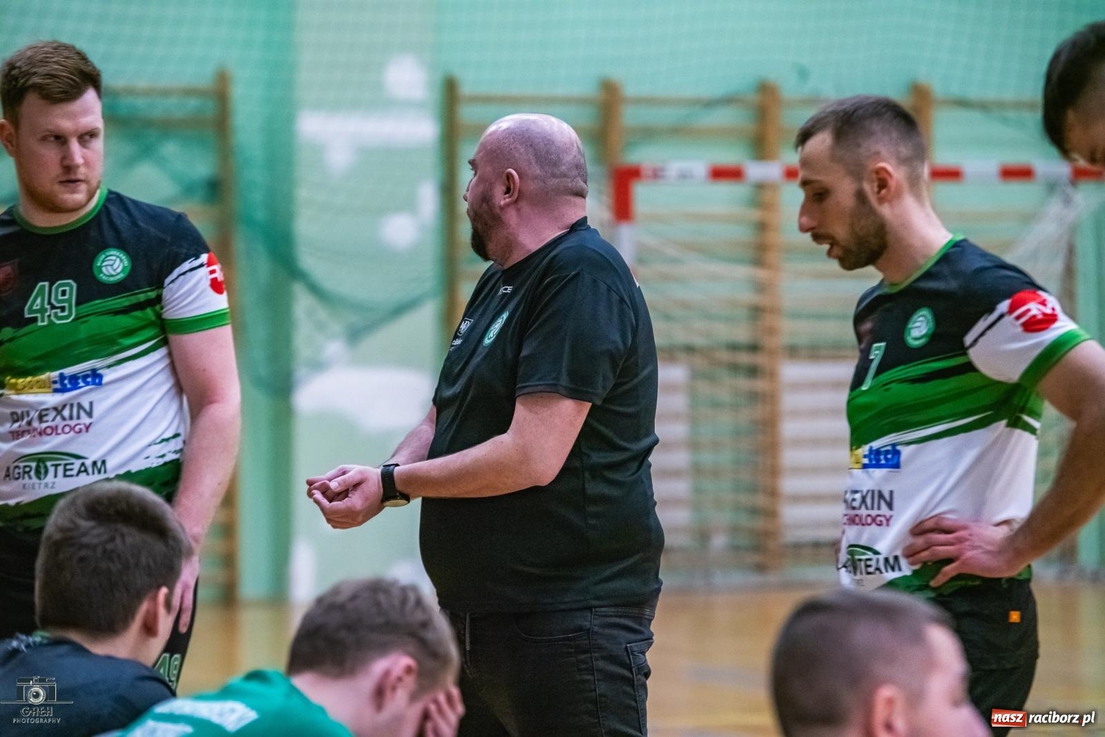 Zdjęcie w galerii na portalu naszraciborz.pl: KS Racibórz bez argumentów w starciu z Akademią Talentów Jastrzębskiego Węgla [FOTO] wiadomości z regionu