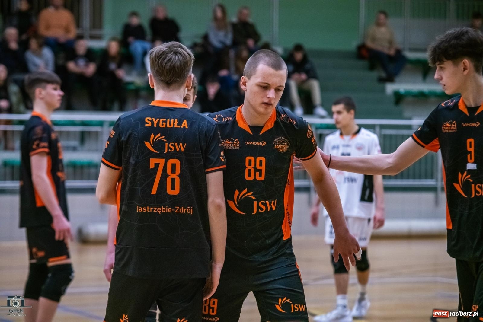 Zdjęcie w galerii na portalu naszraciborz.pl: KS Racibórz bez argumentów w starciu z Akademią Talentów Jastrzębskiego Węgla [FOTO] wiadomości z regionu