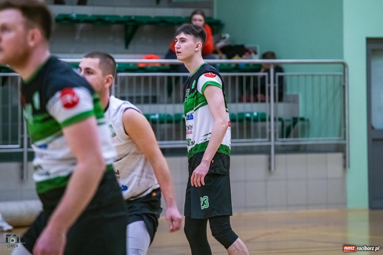 Zdjęcie w galerii na portalu naszraciborz.pl: KS Racibórz bez argumentów w starciu z Akademią Talentów Jastrzębskiego Węgla [FOTO] wiadomości z regionu